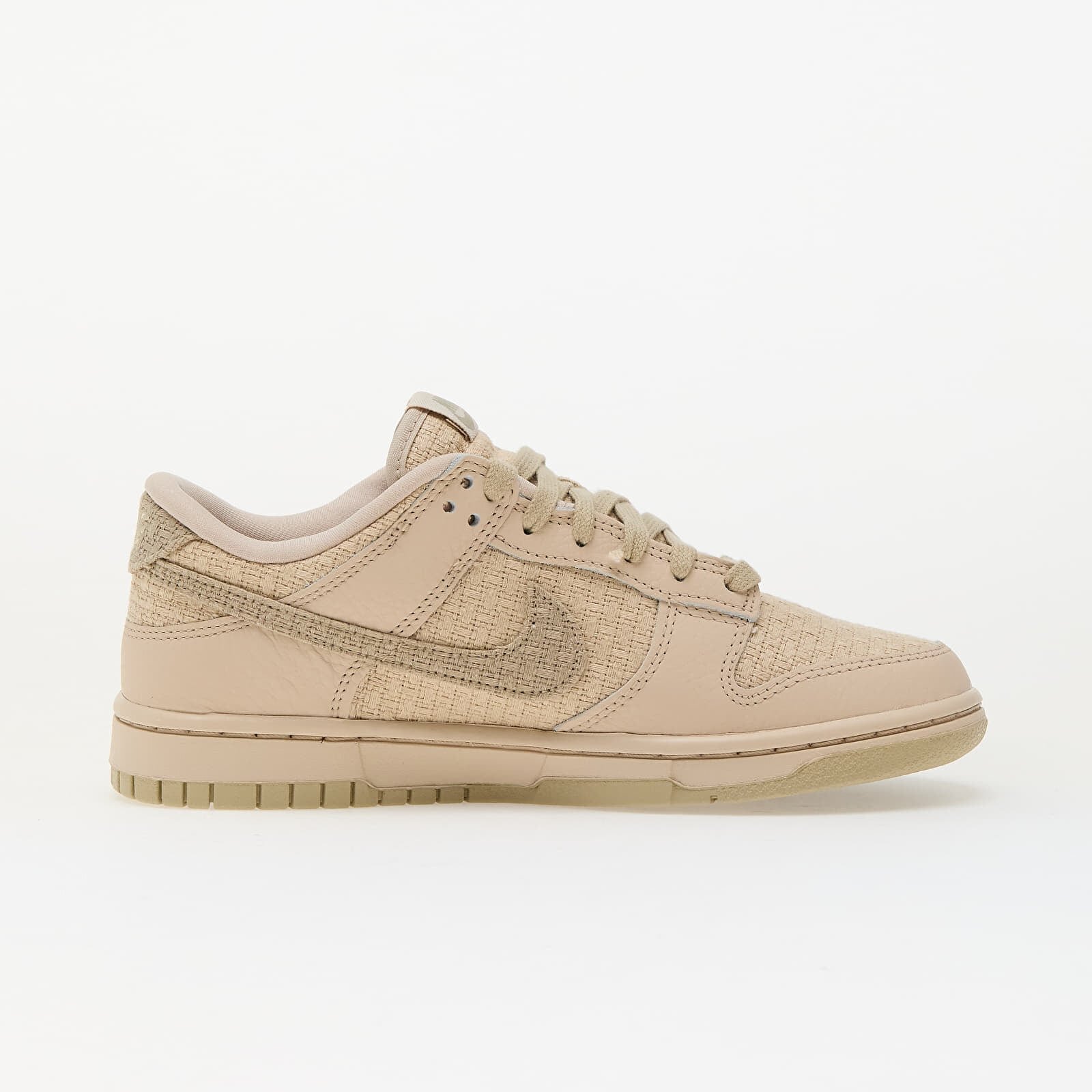Nike Сникърси W Dunk Low Sanddrift/ Desert Khaki