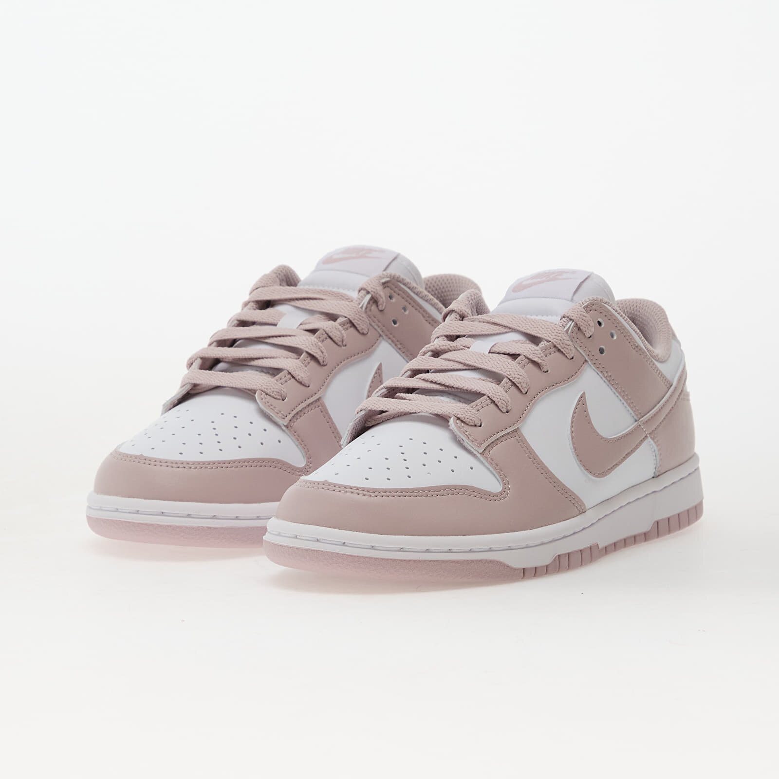 Nike Сникърси W Dunk Low White/ Particle Rose-White