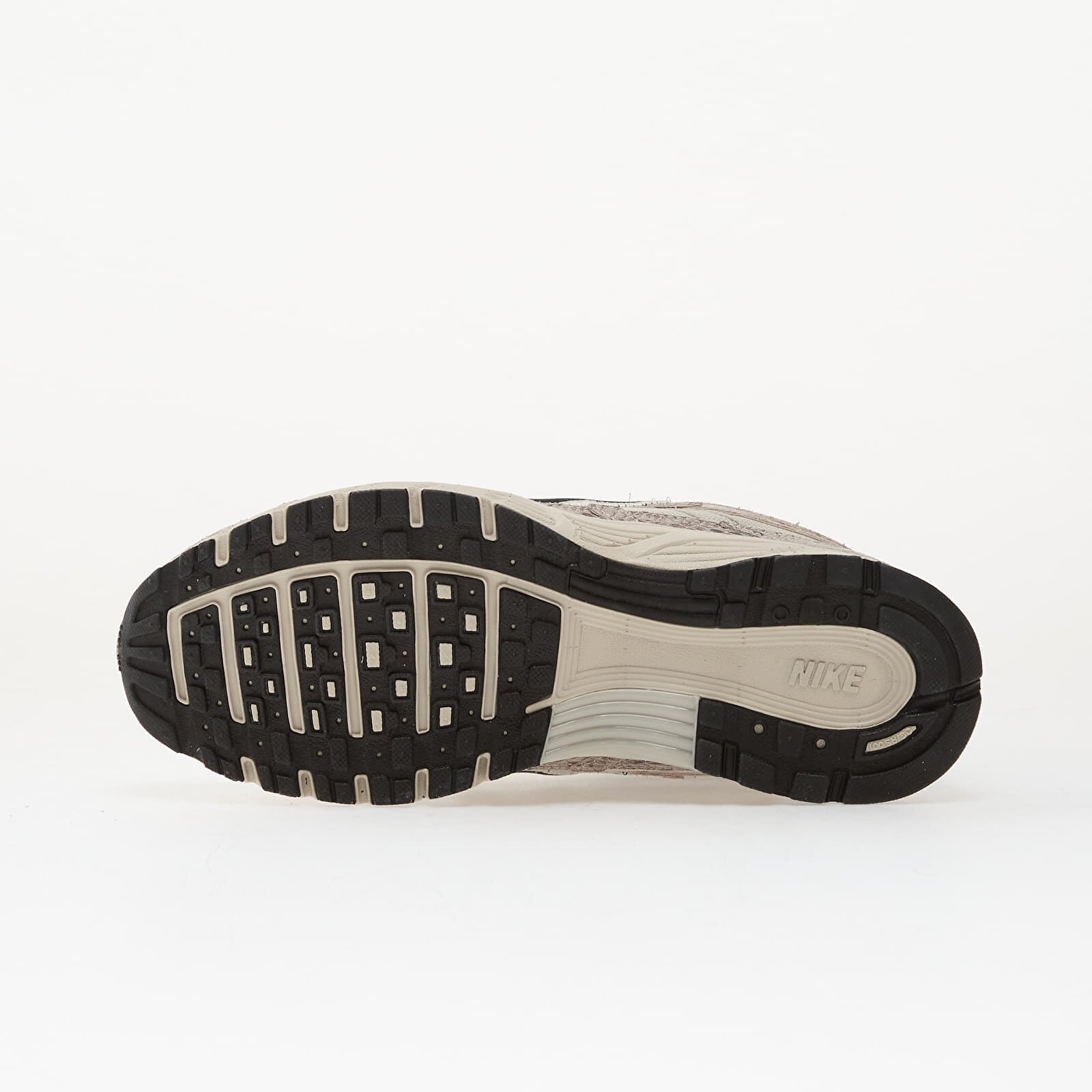 Nike Сникърси W P-6000 Se Light Bone/ Light Bone-Black