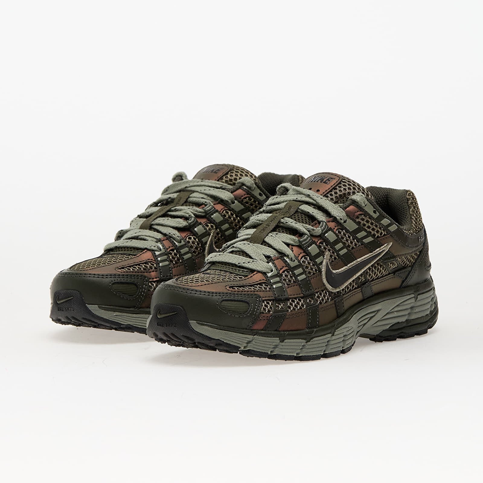 Nike Сникърси W P-6000 Se Sequoia/ Black-Cargo Khaki-Lt Army