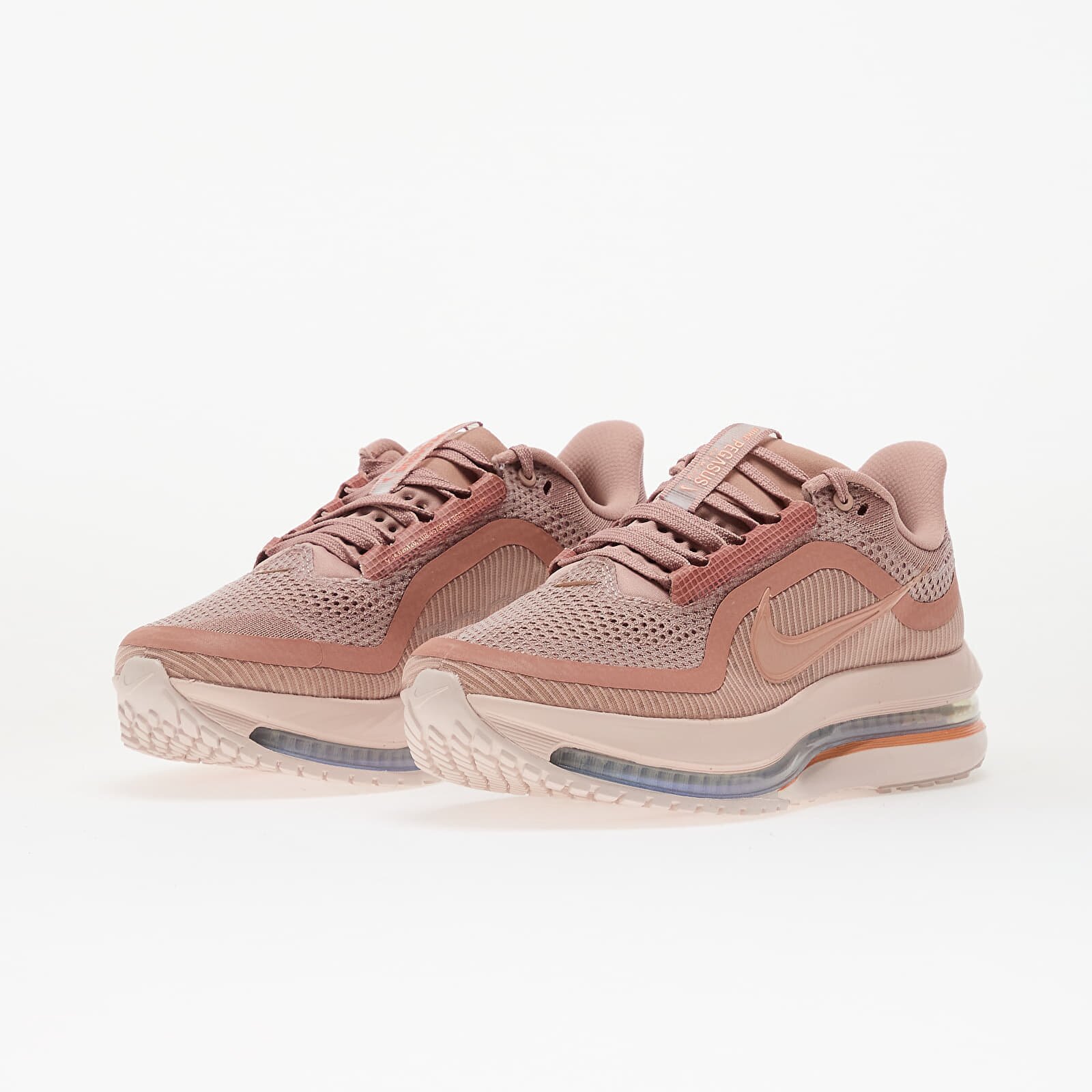 Nike Сникърси W Pegasus Premium Particle Pink/ Mtlc Rose Gold-Silt Red-Mtlc Silver