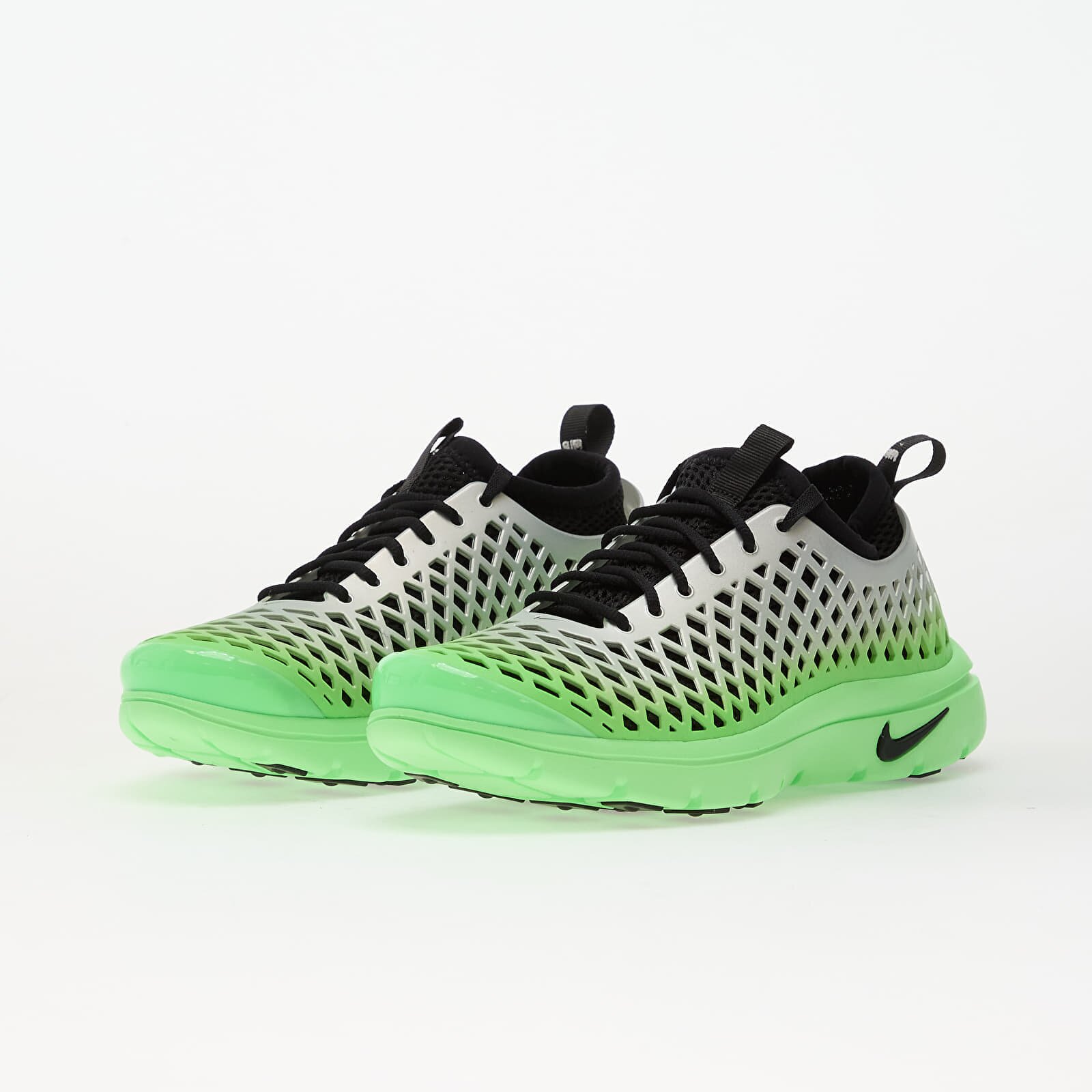 Nike Сникърси W Rejuven8 Run Og Sp Qs Metallic Silver/ Black-Voltage Green