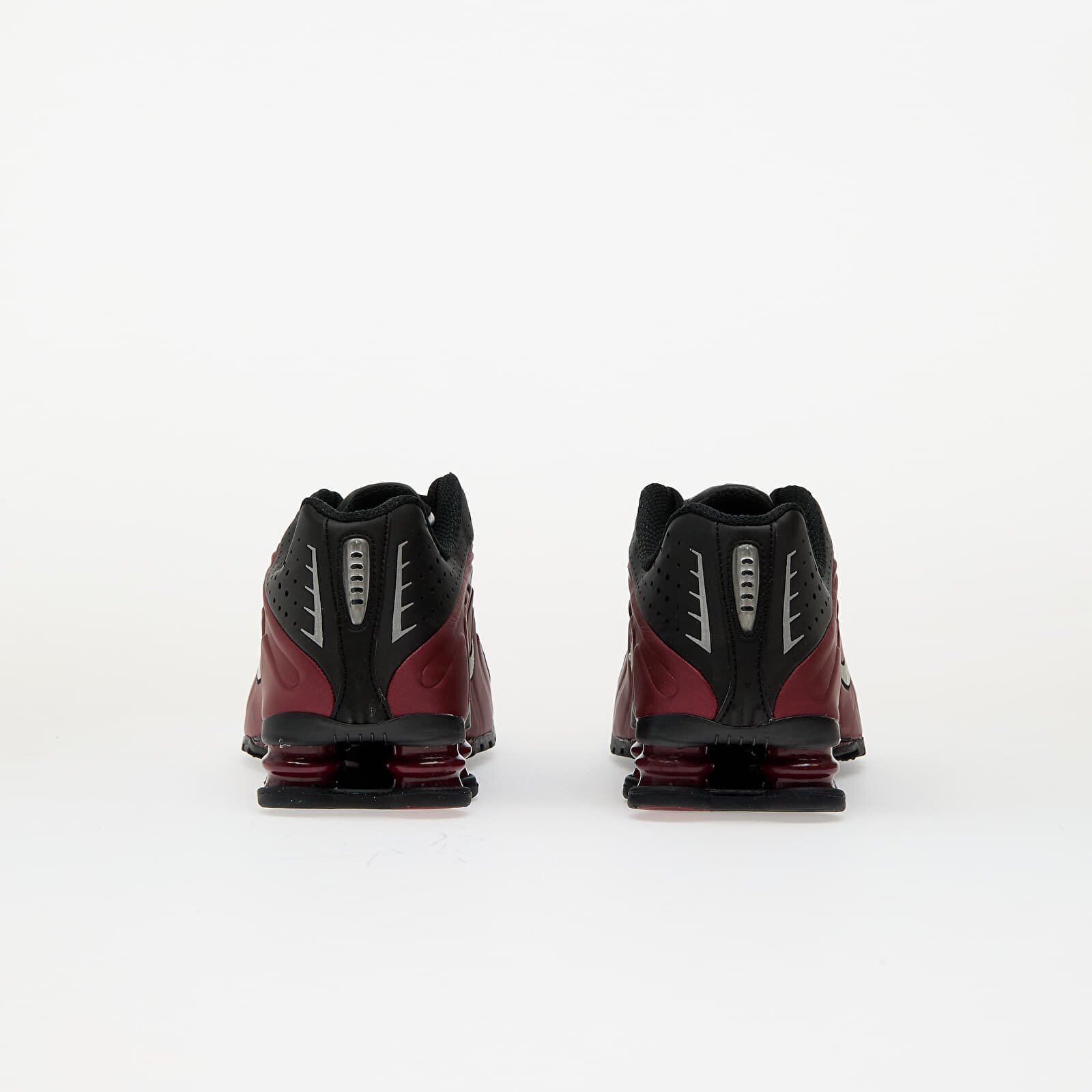 Nike Сникърси W Shox R4 Black/ Metallic Silver-Team Red