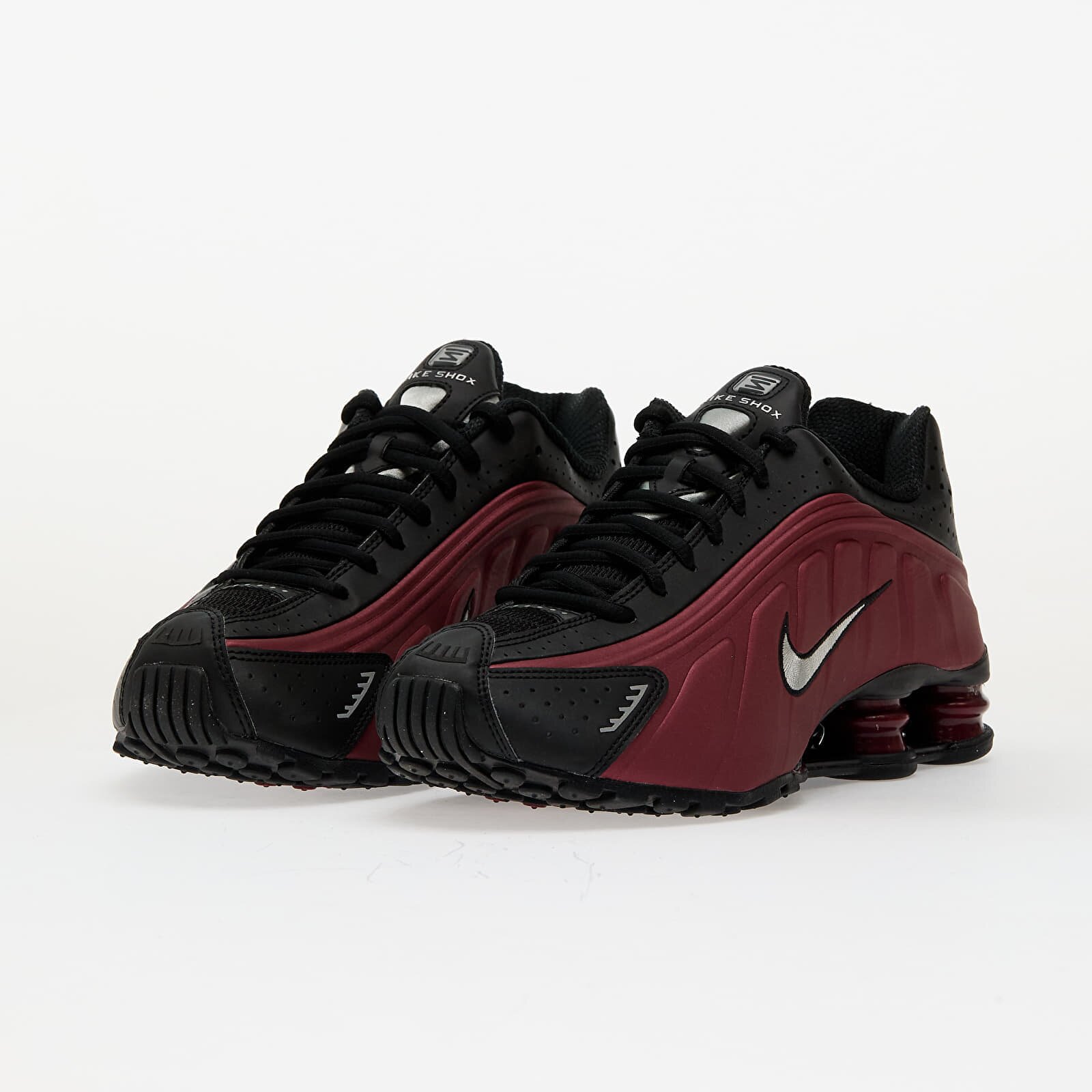 Nike Сникърси W Shox R4 Black/ Metallic Silver-Team Red