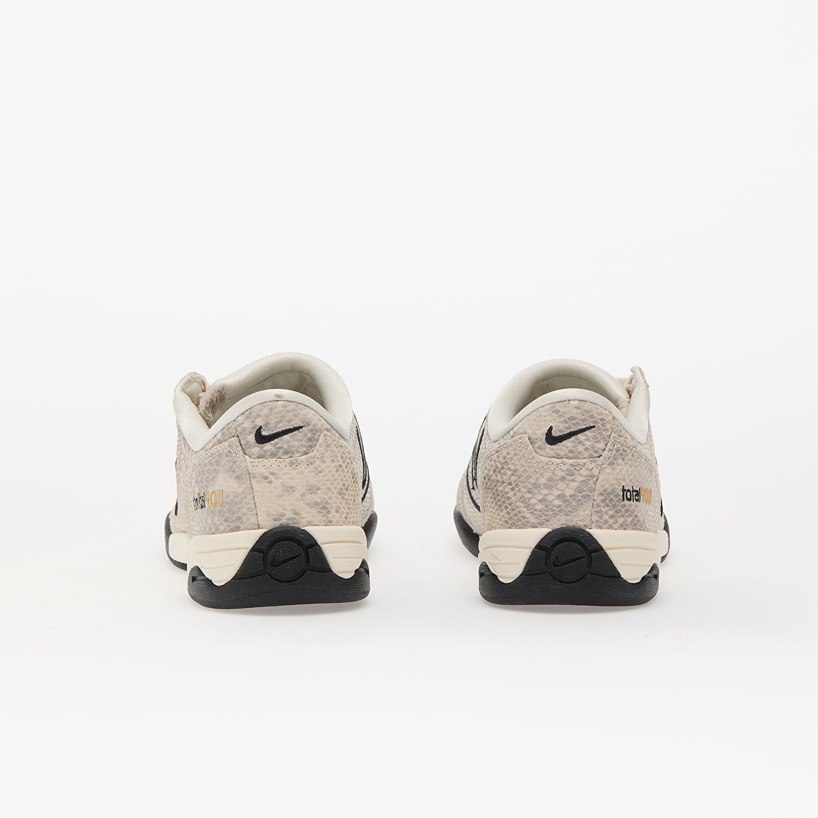 Nike Сникърси W T90 Se Pale Ivory/ Black-Pale Ivory-Black-Elemental Gold