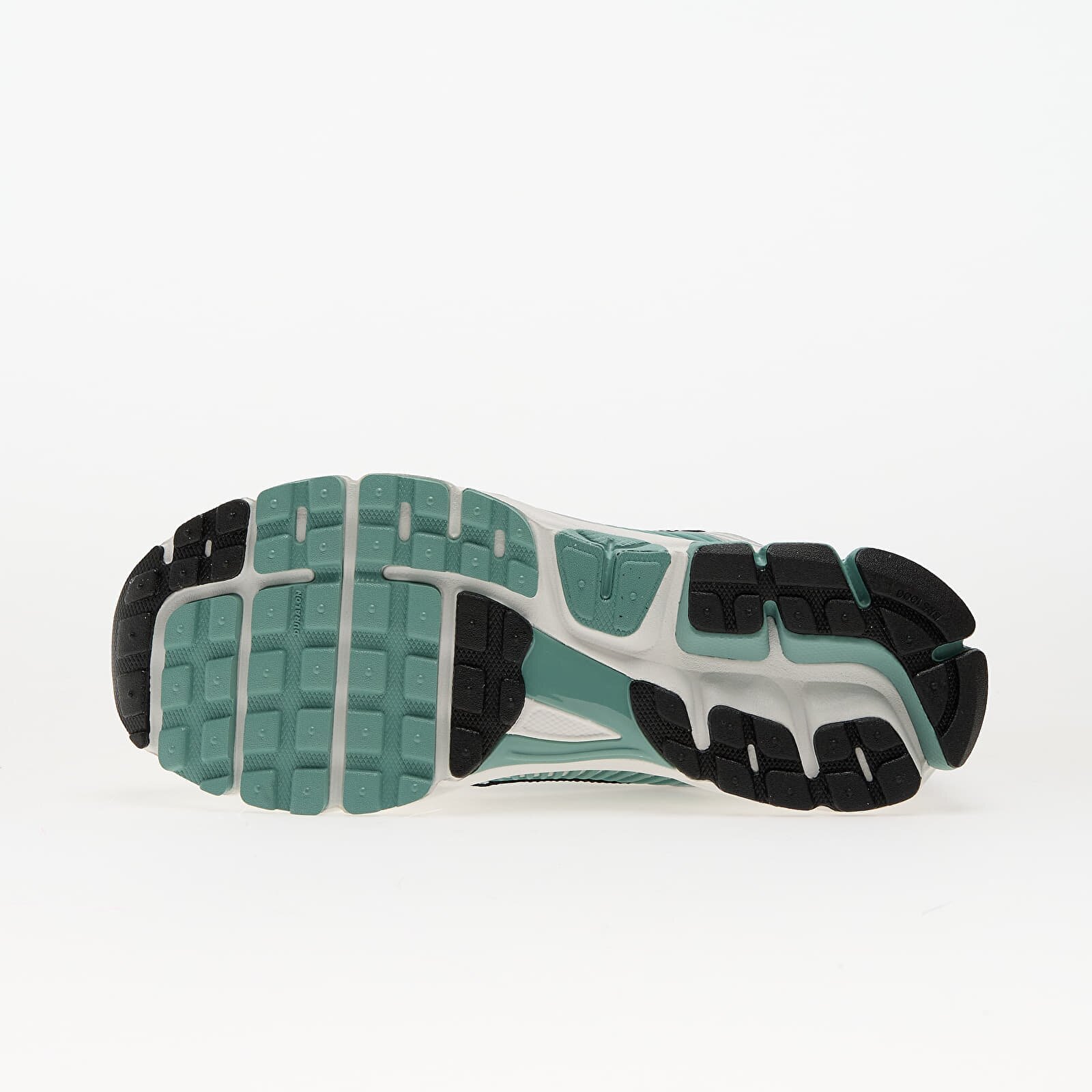 Nike Сникърси W Zoom Vomero 5 Summit White/ Mtlc Silver-Wolf Grey-Pure Platinum-Cannon-Black