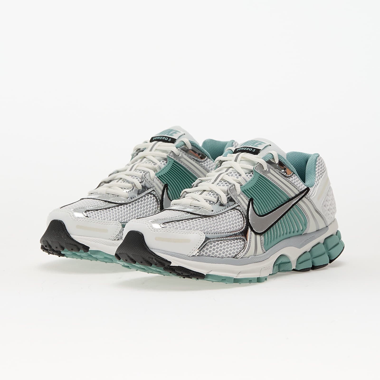Nike Сникърси W Zoom Vomero 5 Summit White/ Mtlc Silver-Wolf Grey-Pure Platinum-Cannon-Black