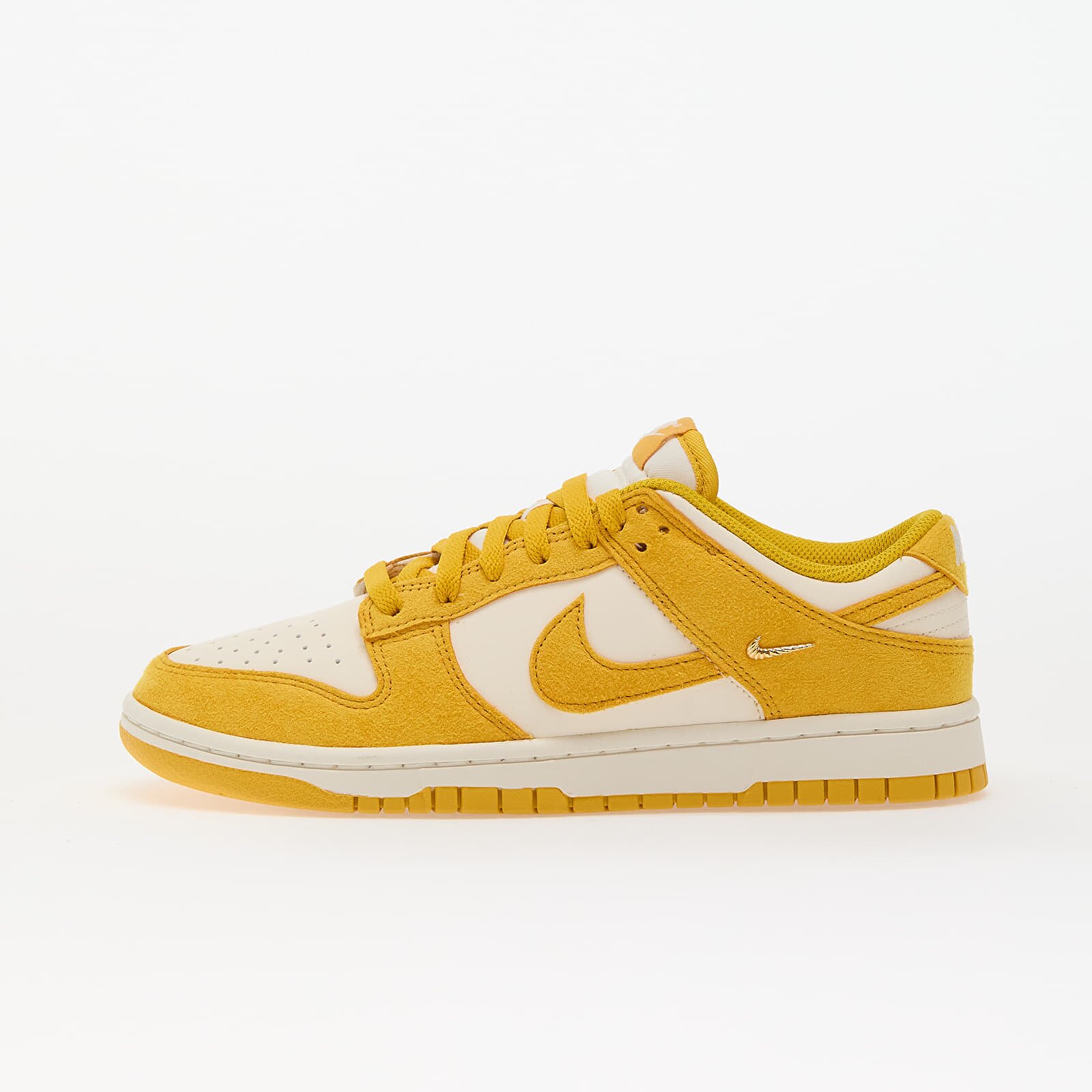 Nike Сникърси Wmns Dunk Low Pale Ivory/ Dk Sulfur-Sail-Mtlc Gold