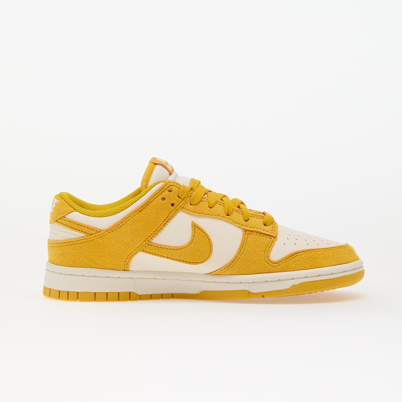 Nike Сникърси Wmns Dunk Low Pale Ivory/ Dk Sulfur-Sail-Mtlc Gold