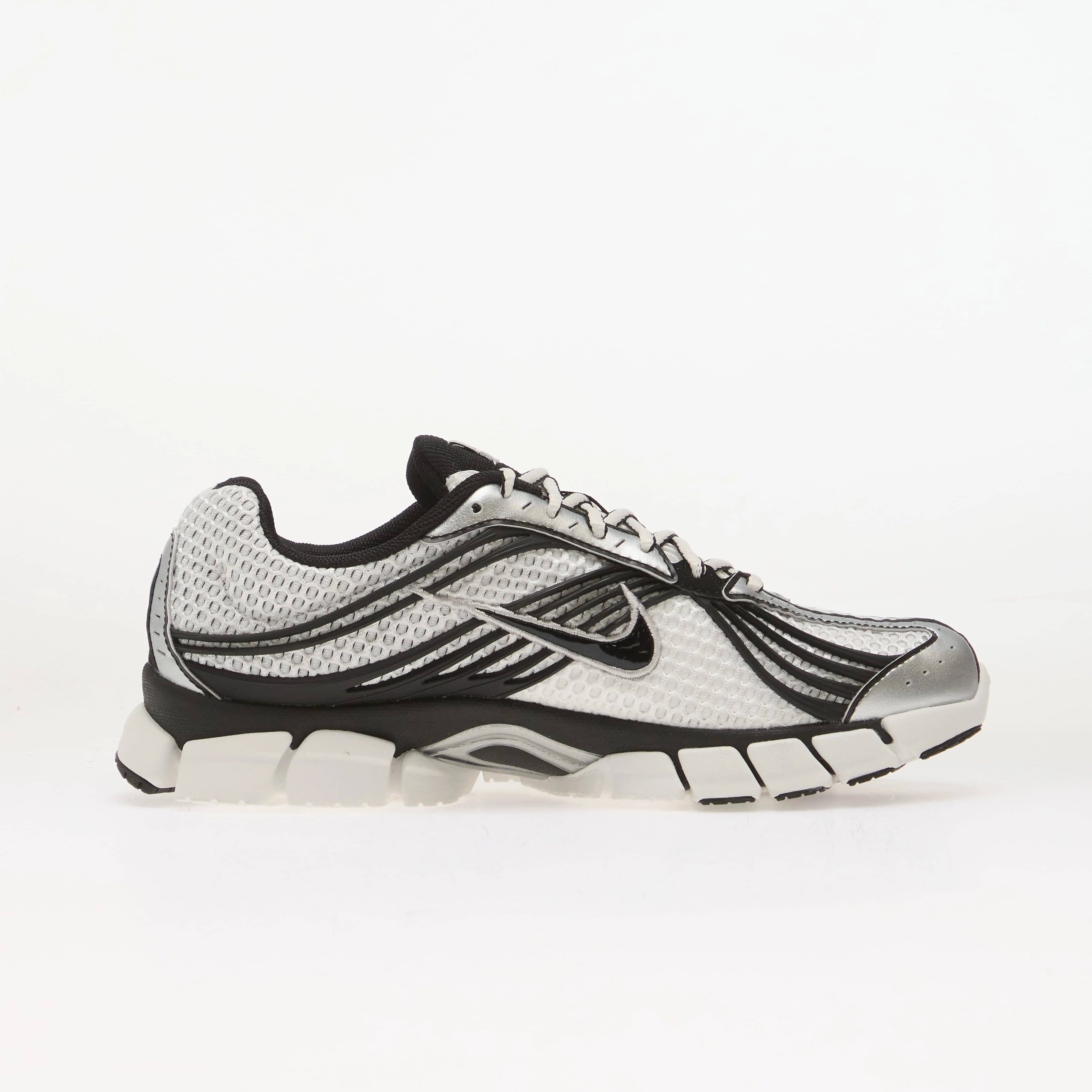 Nike Сникърси Zoom Skylon 11 Summit White/ Metallic Silver-Black