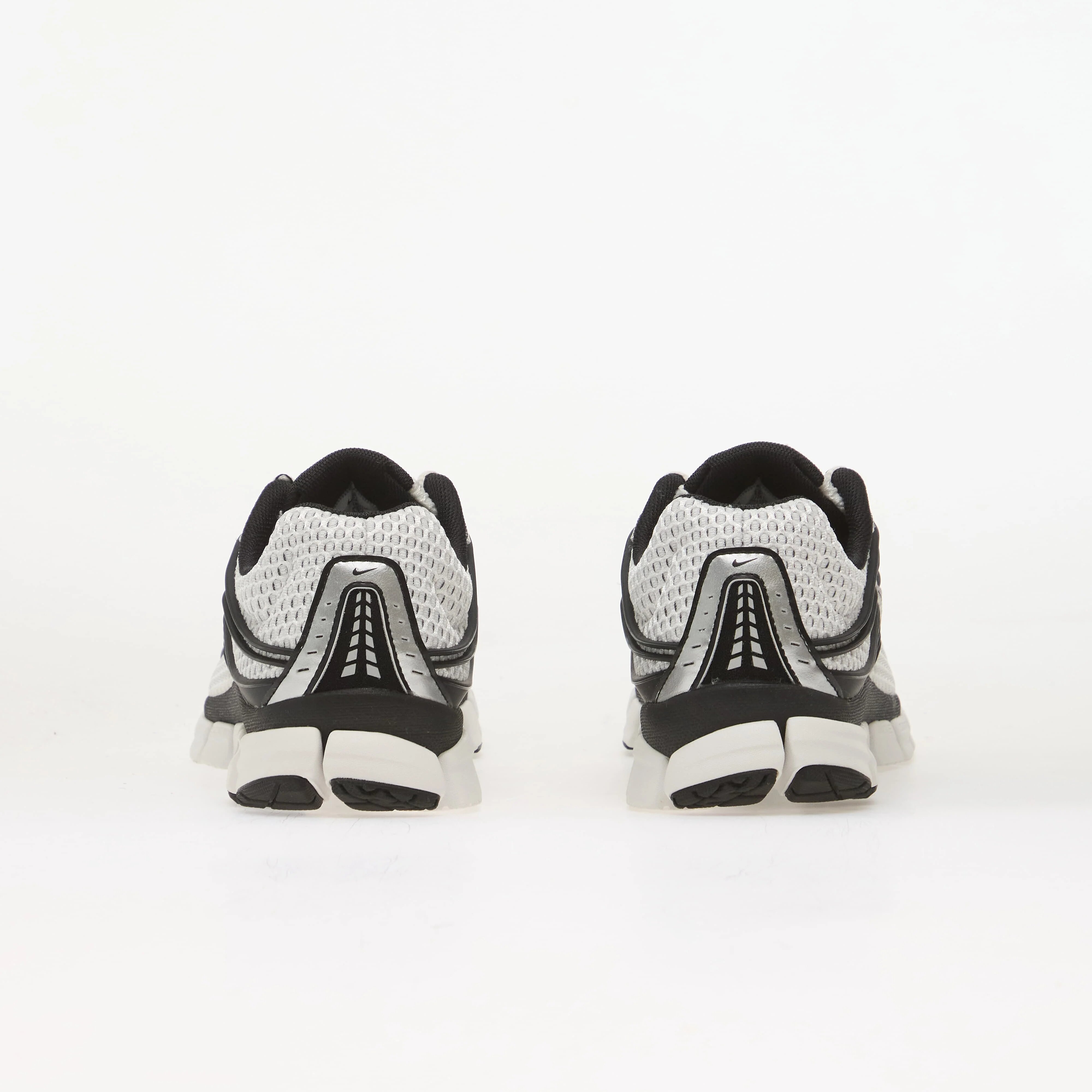Nike Сникърси Zoom Skylon 11 Summit White/ Metallic Silver-Black
