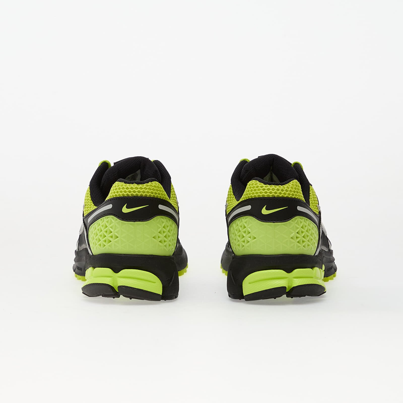 Nike Сникърси Zoom Vomero 5 Black/ Cyber-Mtlc Platinum-Bright Cactus