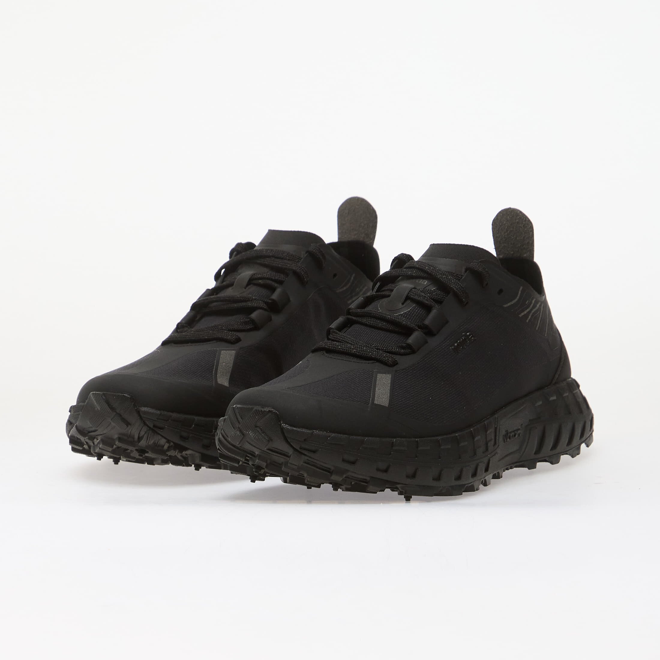 Norda Сникърси 001 Stealth Black