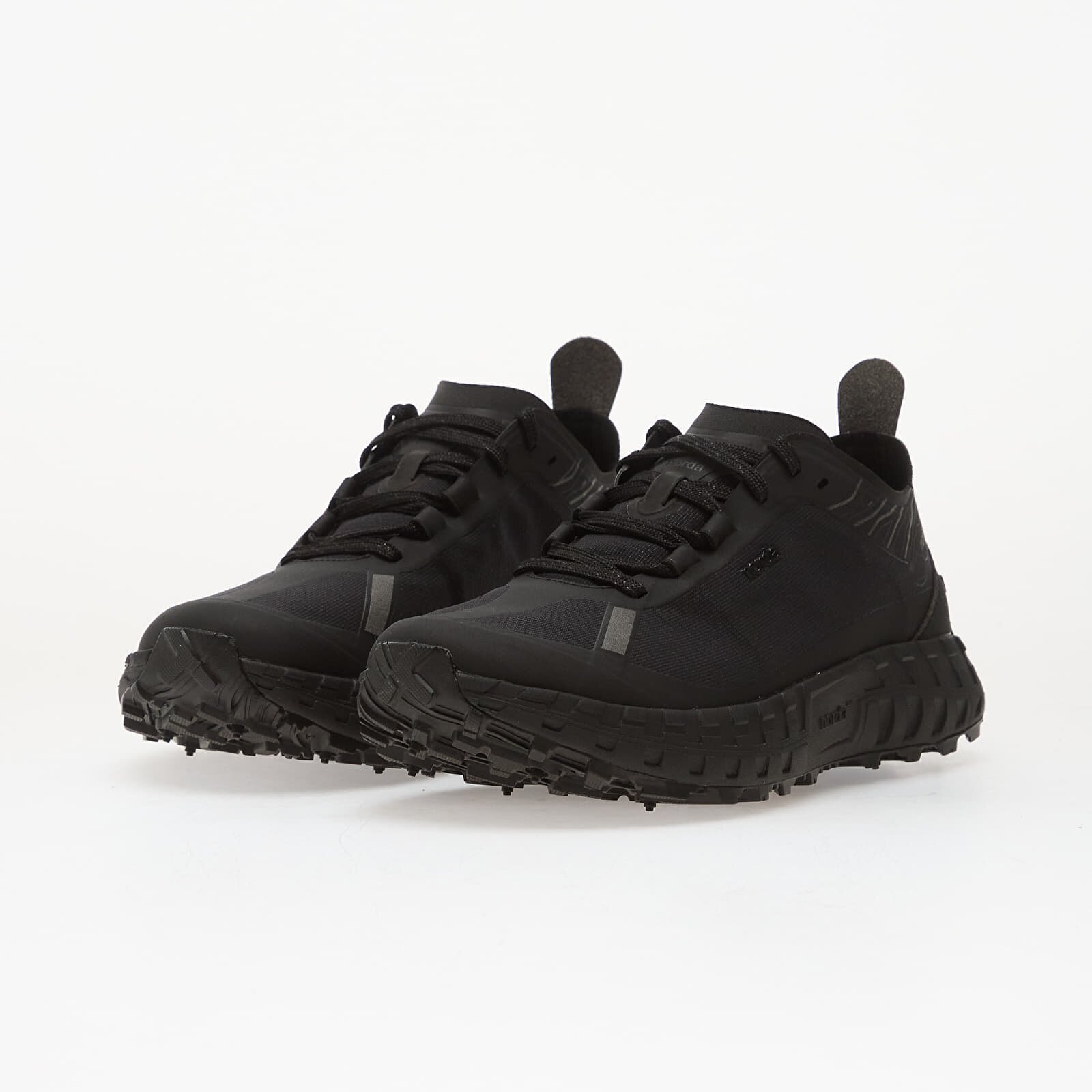 Norda Сникърси 001A - M Stealth Black