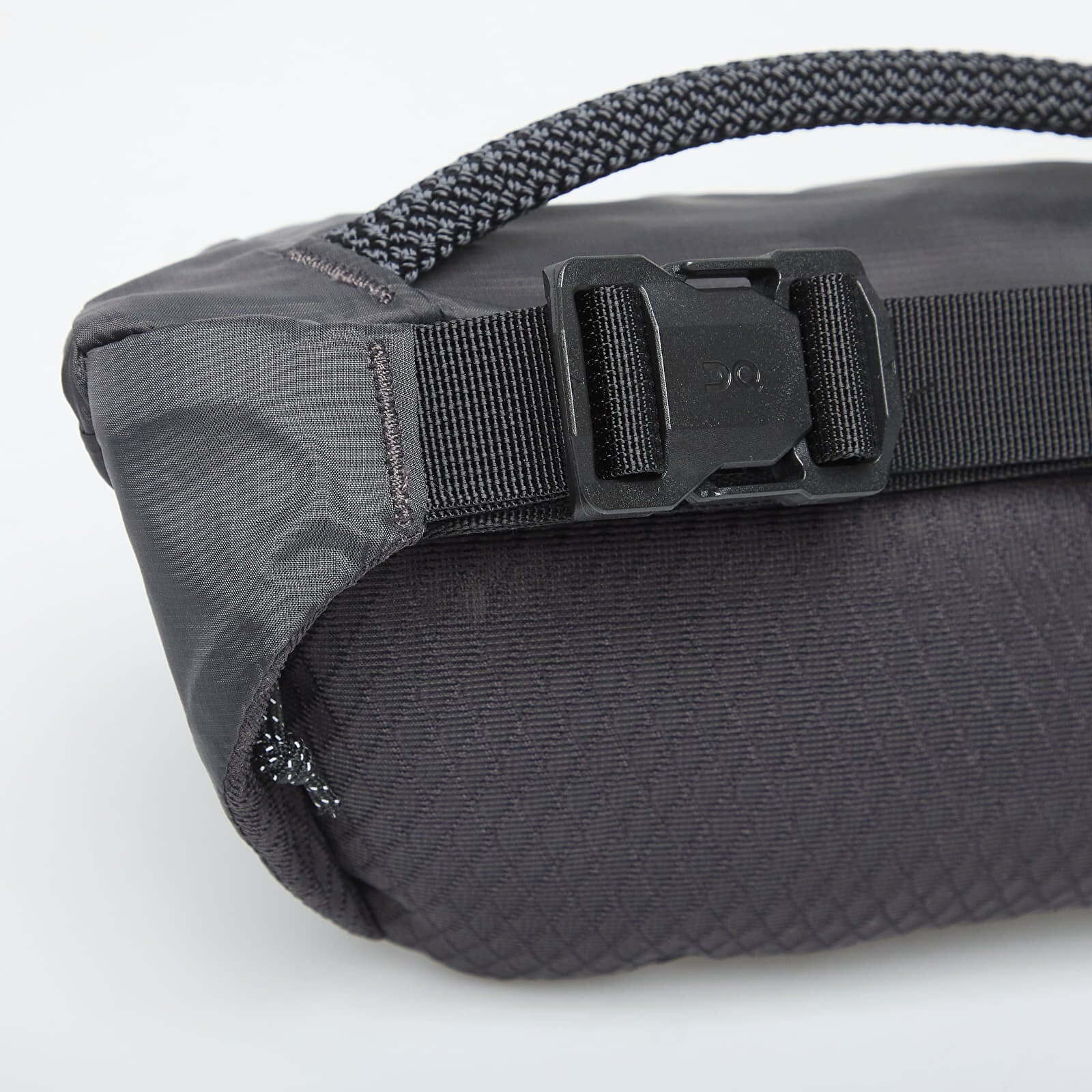On Чантичка за кръста Waist Pack 2L Lite Magnet