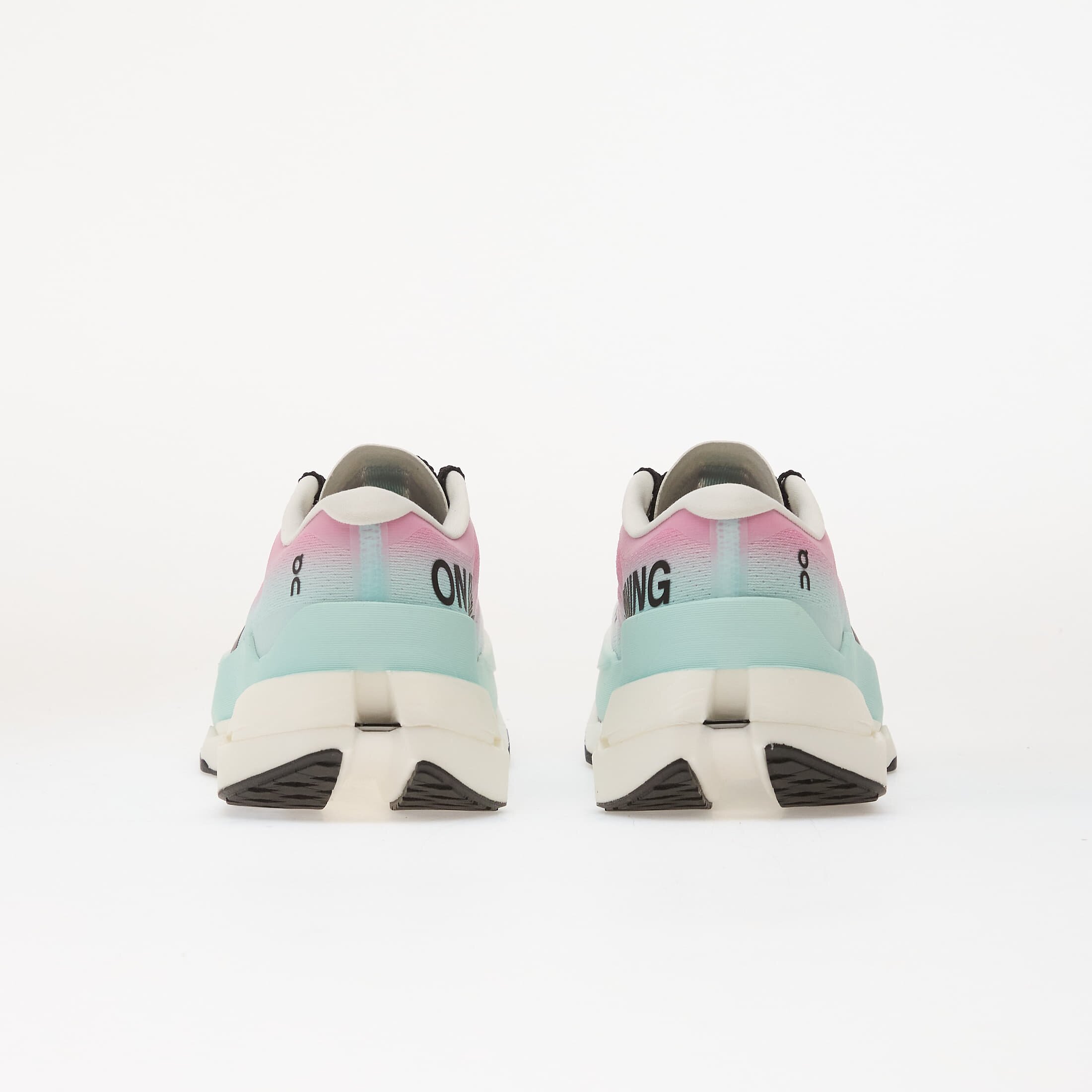 On Cloudboom Max White/ Celeste