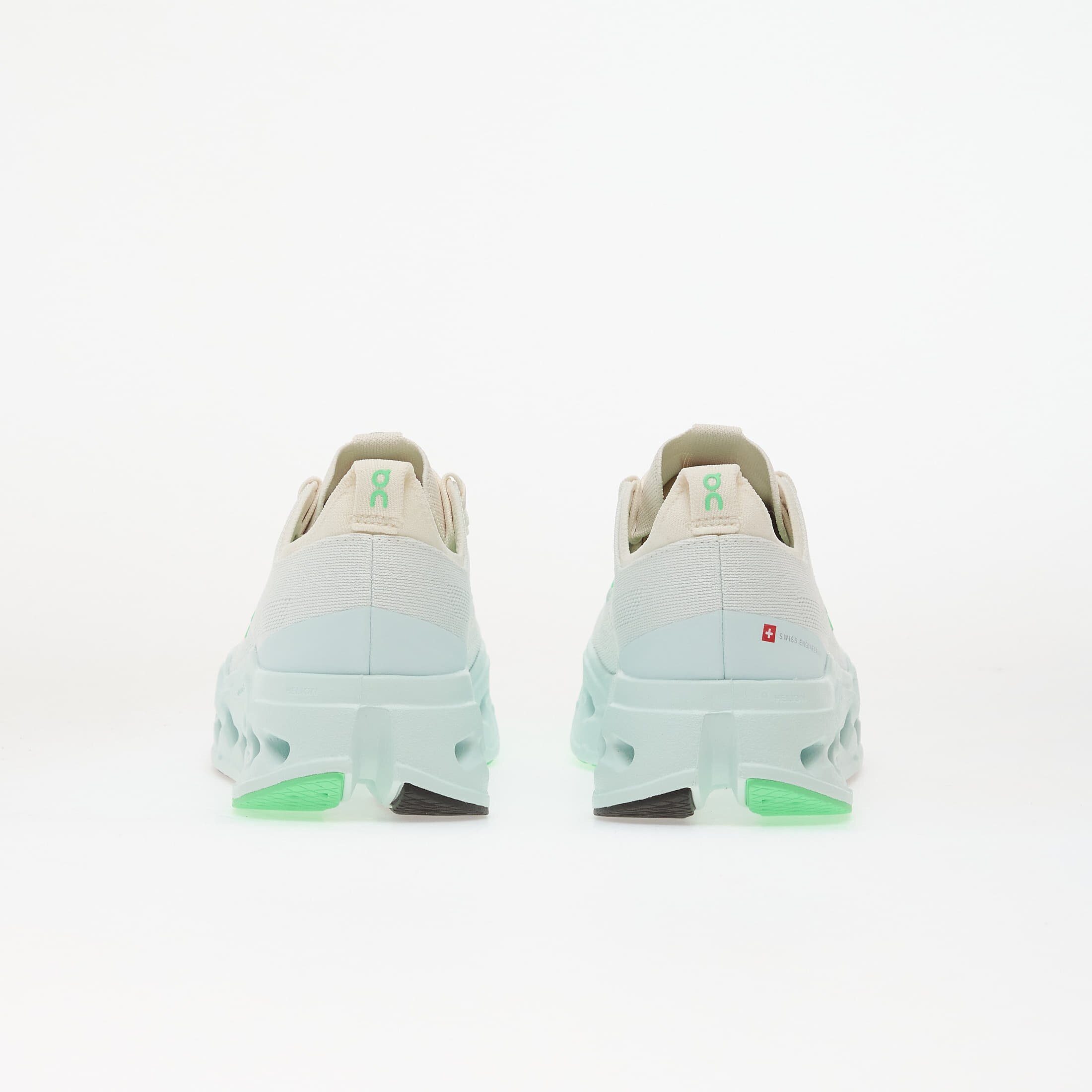On Cloudsurfer Max Ivory/ Flurry