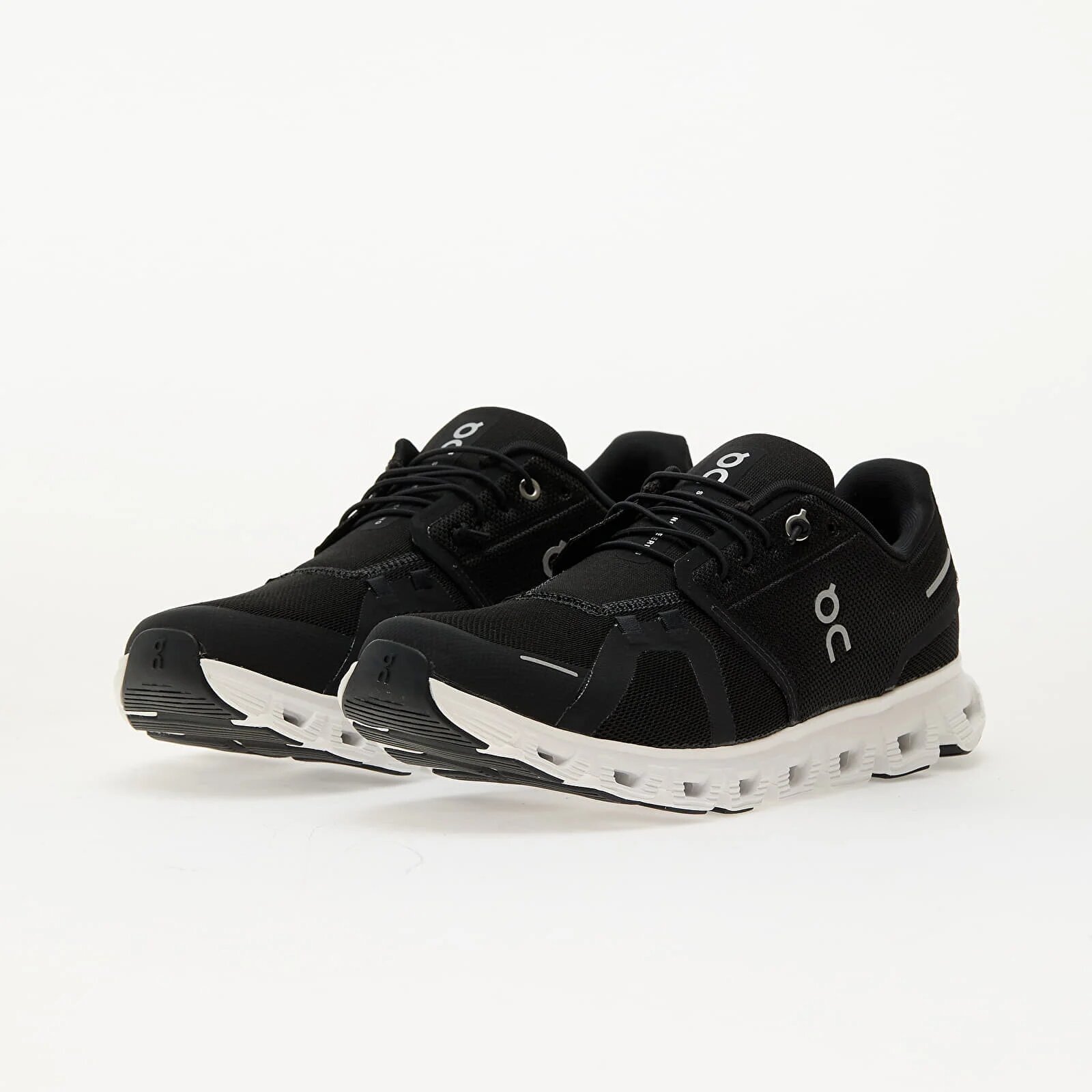 On Обувки M Cloud 6 Black/ White