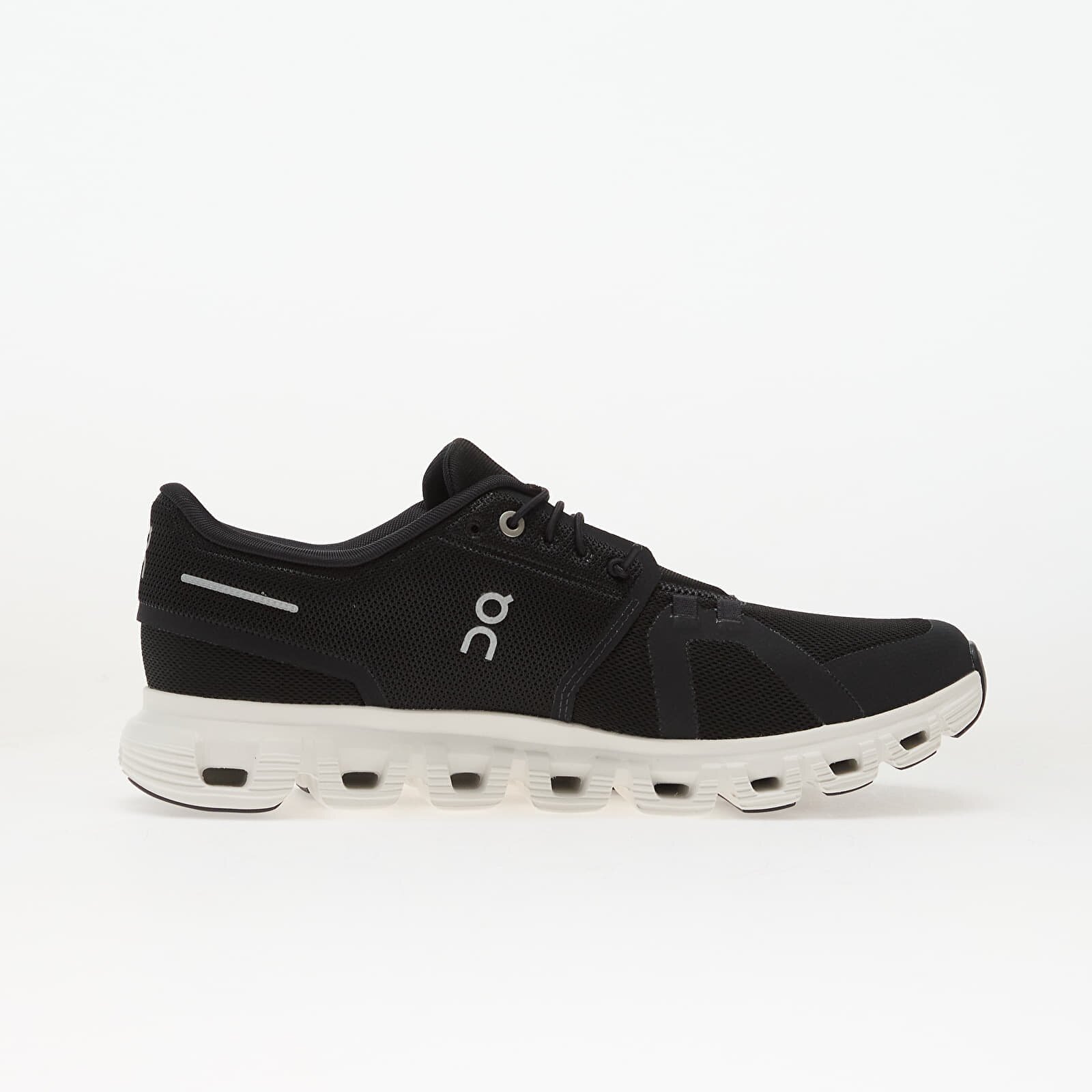 On Обувки M Cloud 6 Wide Black/ White