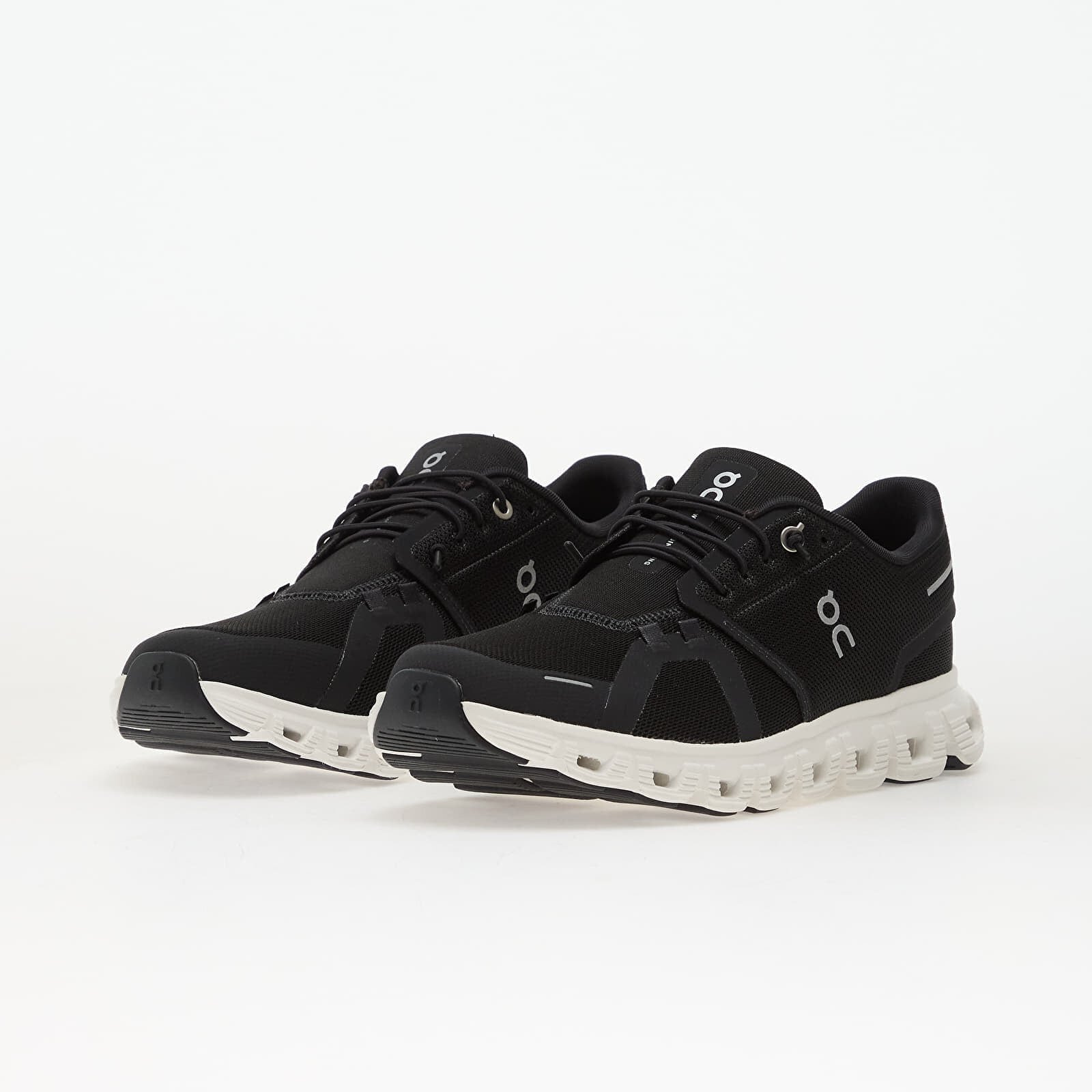 On Обувки M Cloud 6 Wide Black/ White