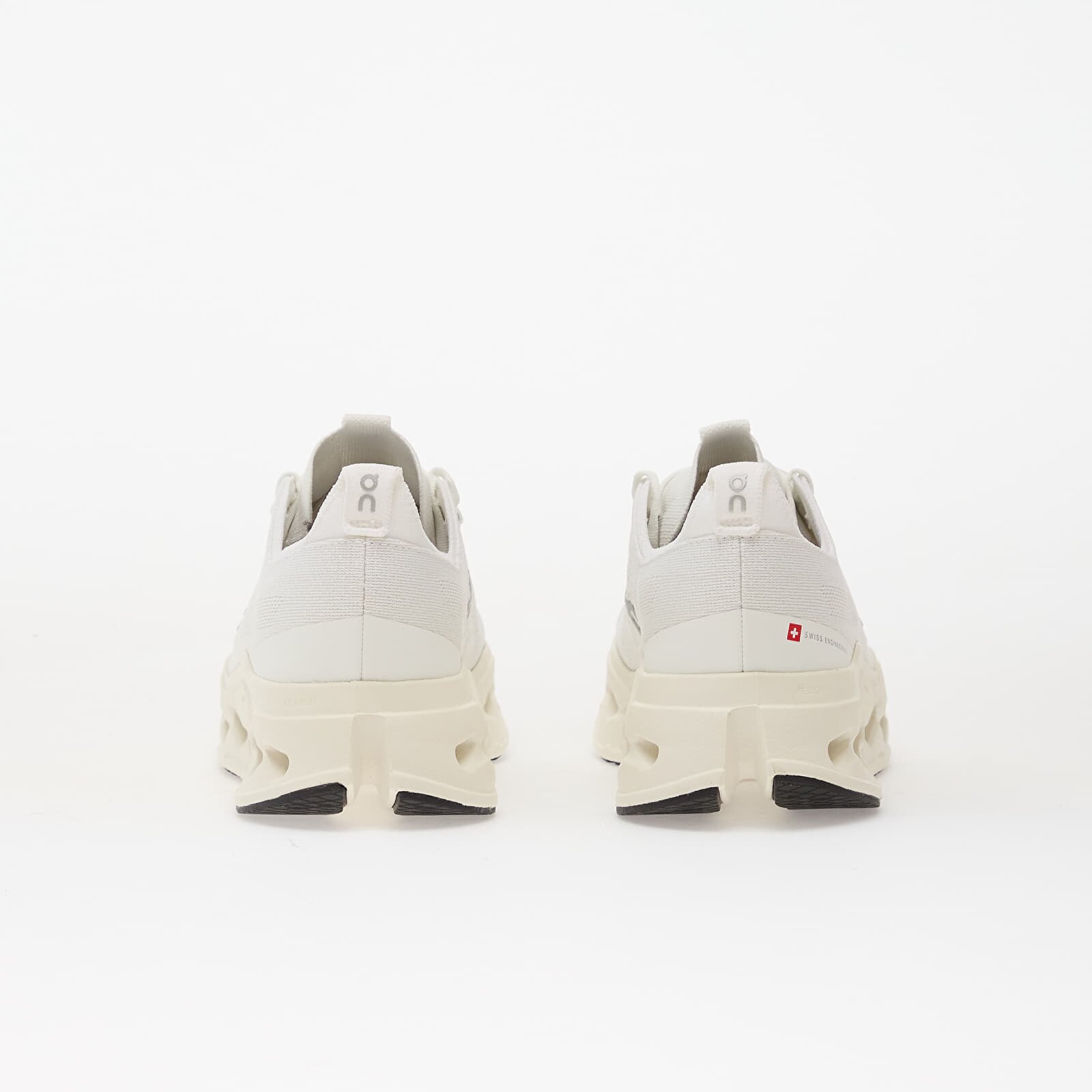 On Обувки M Cloudsurfer Max White/ White