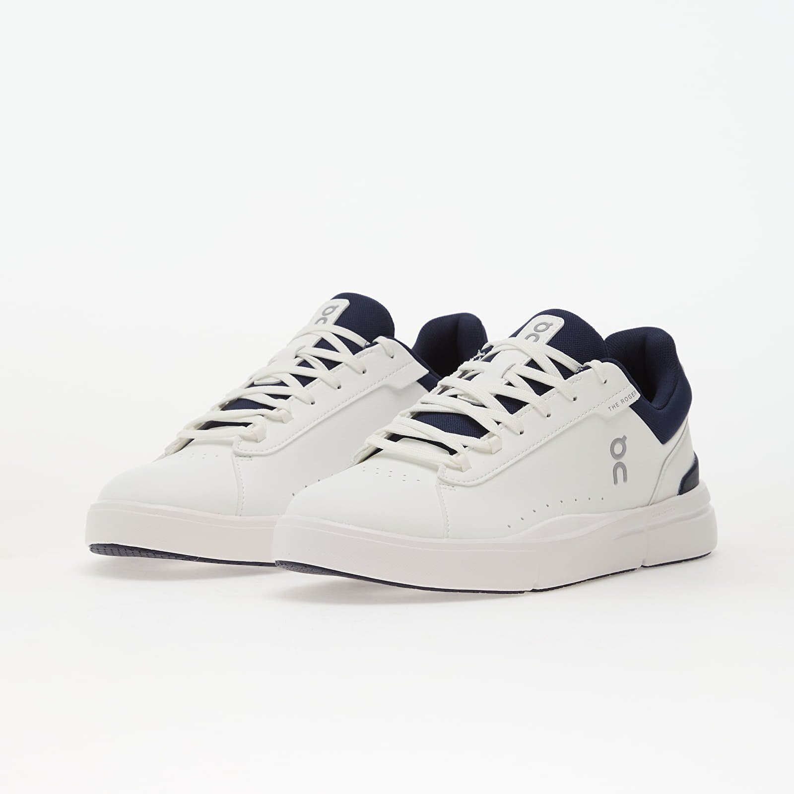 On Обувки M THE ROGER Advantage White/ Midnight