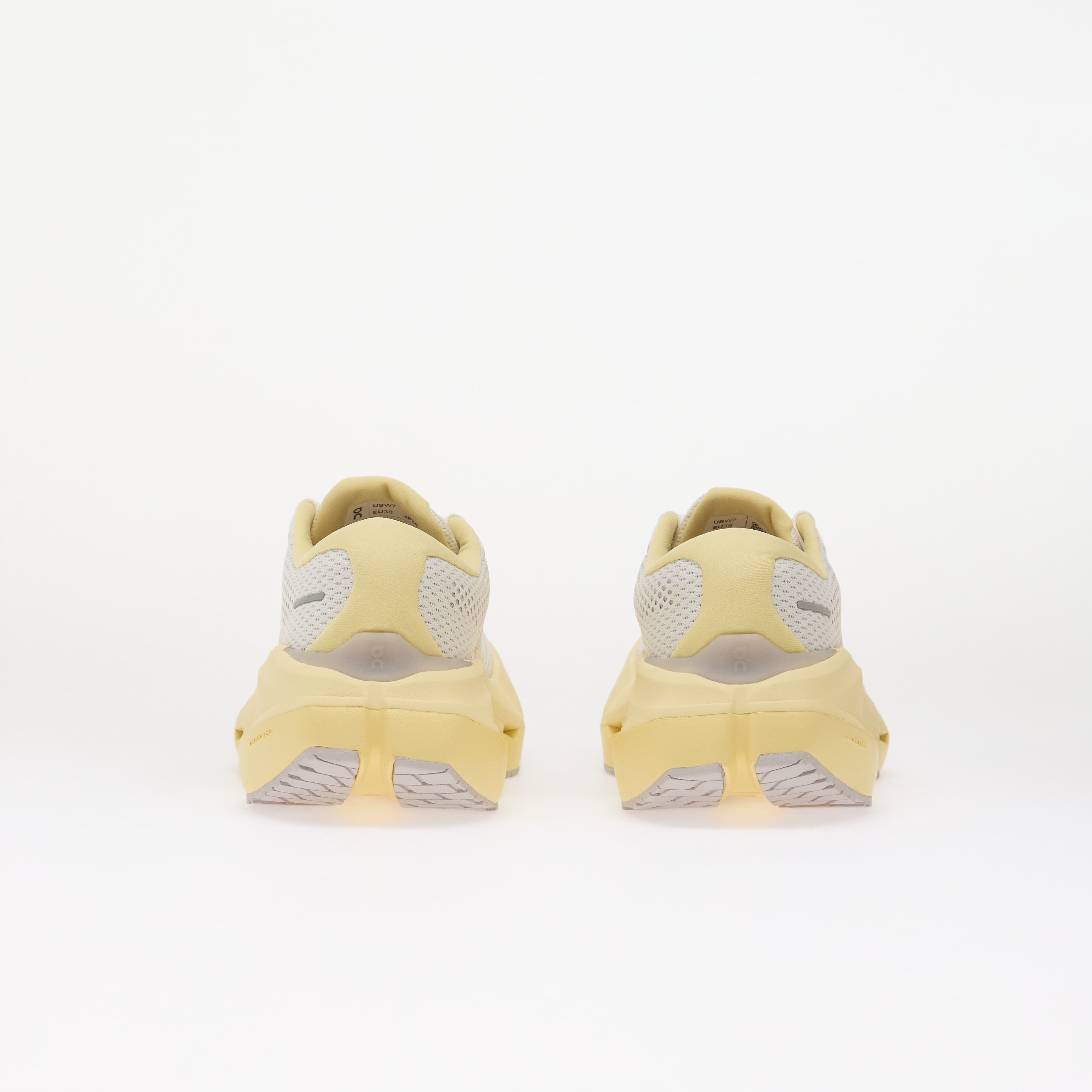 On Сникърси Cloudrunner 3 Max Ivory/ Dij