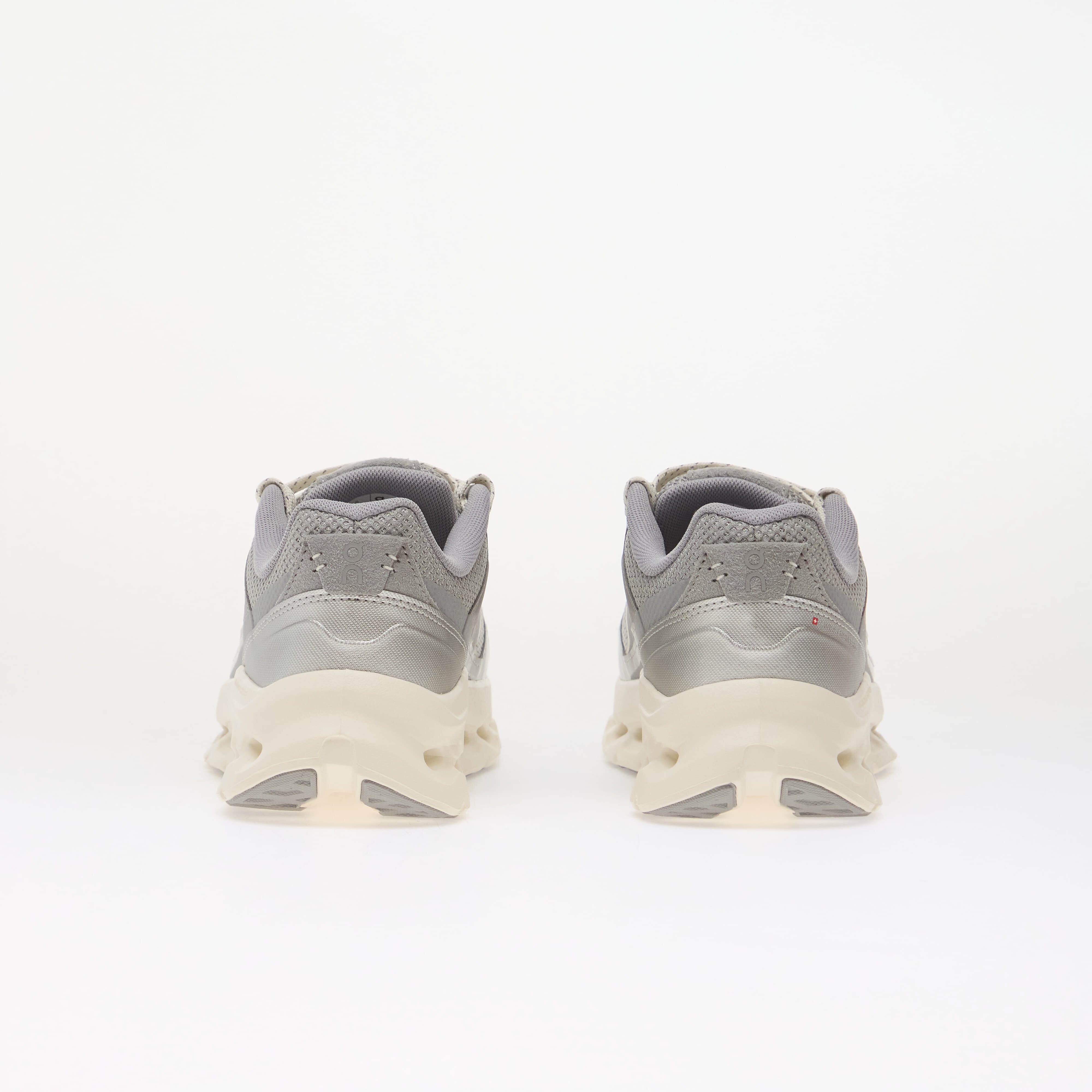 On Сникърси Cloudtilt Arc Alloy/ Ivory