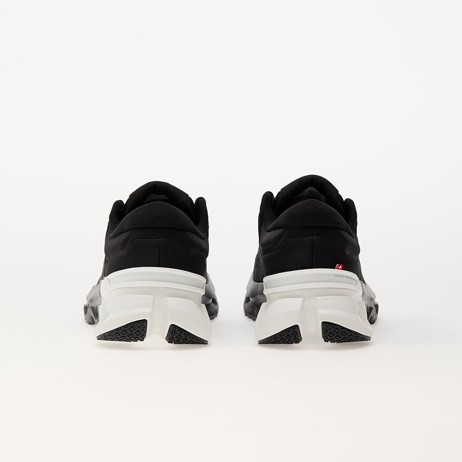On Сникърси M Cloudflyer 5 Black/ White