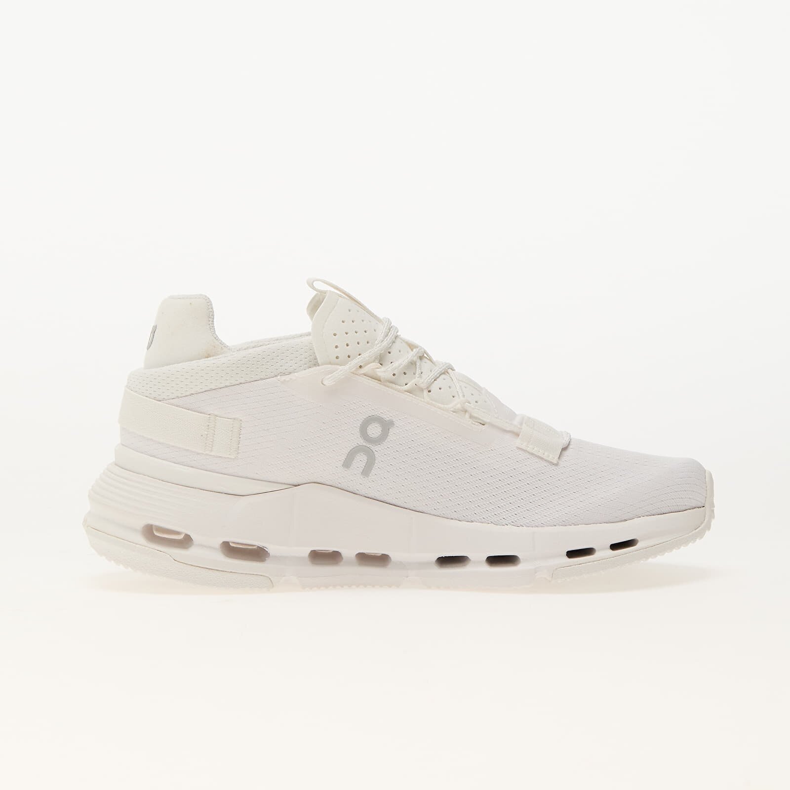 On Сникърси M Cloudnova 2 All White