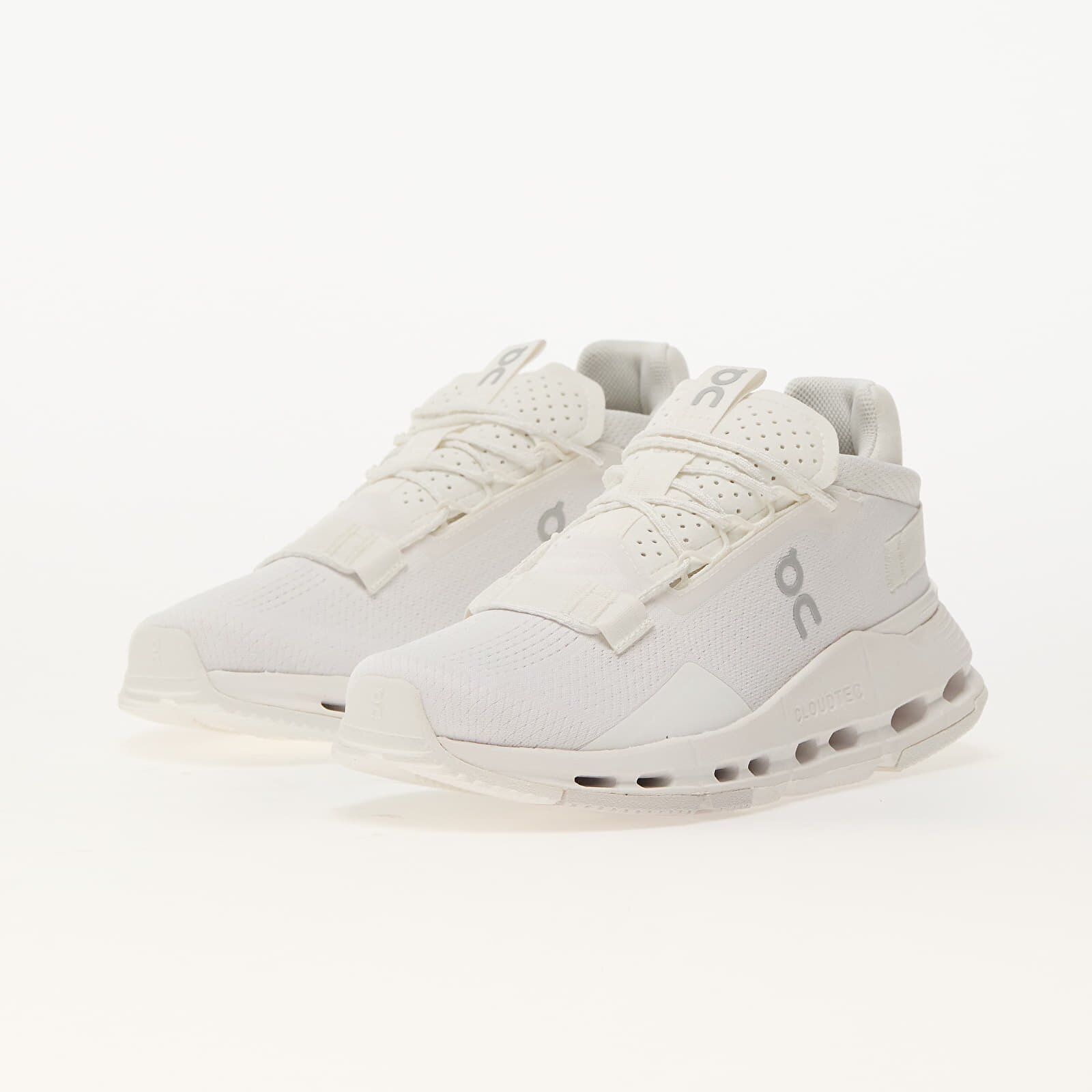 On Сникърси M Cloudnova 2 All White