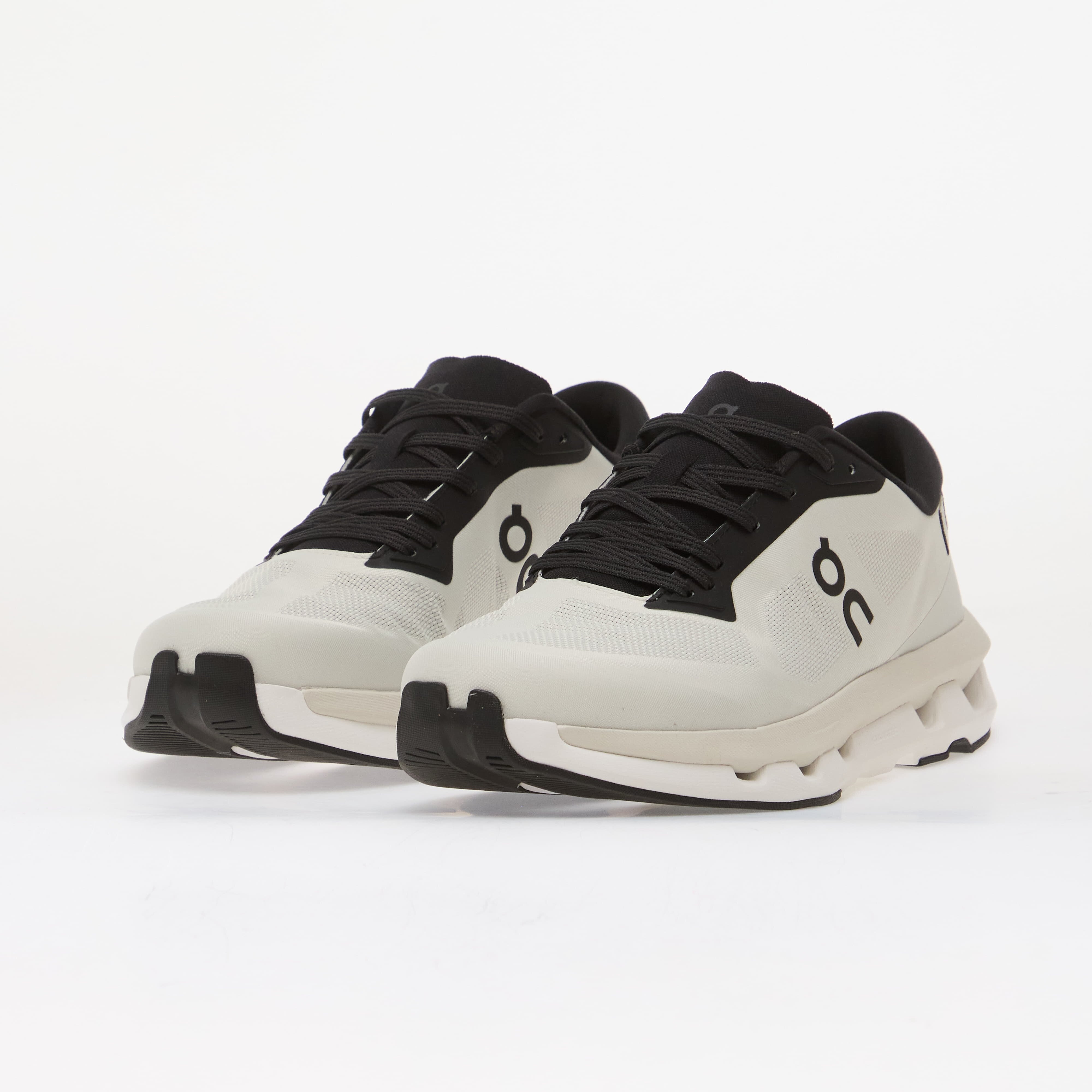 On Сникърси M Cloudze Ice/ Black