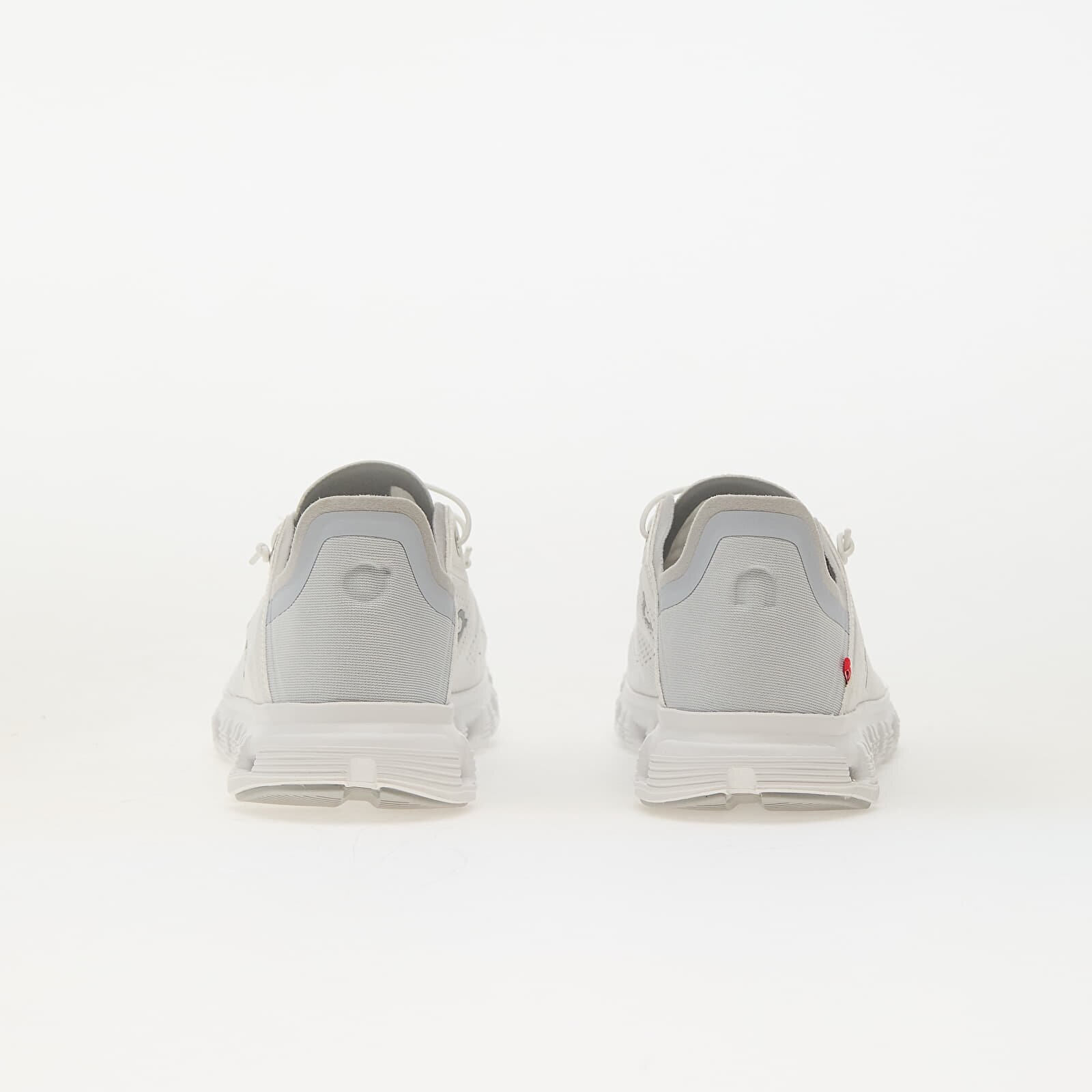 On Сникърси W Cloud 6 Coast White/ Glacier