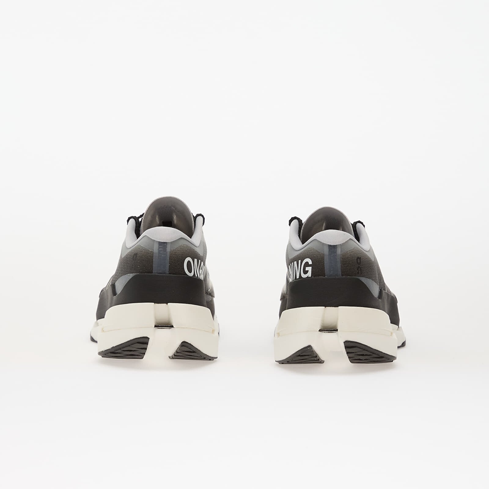 On Сникърси W Cloudboom Max White/ Black