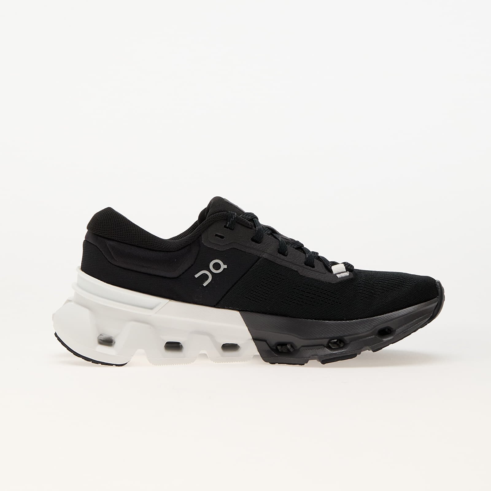 On Сникърси W Cloudflyer 5 Black/ White