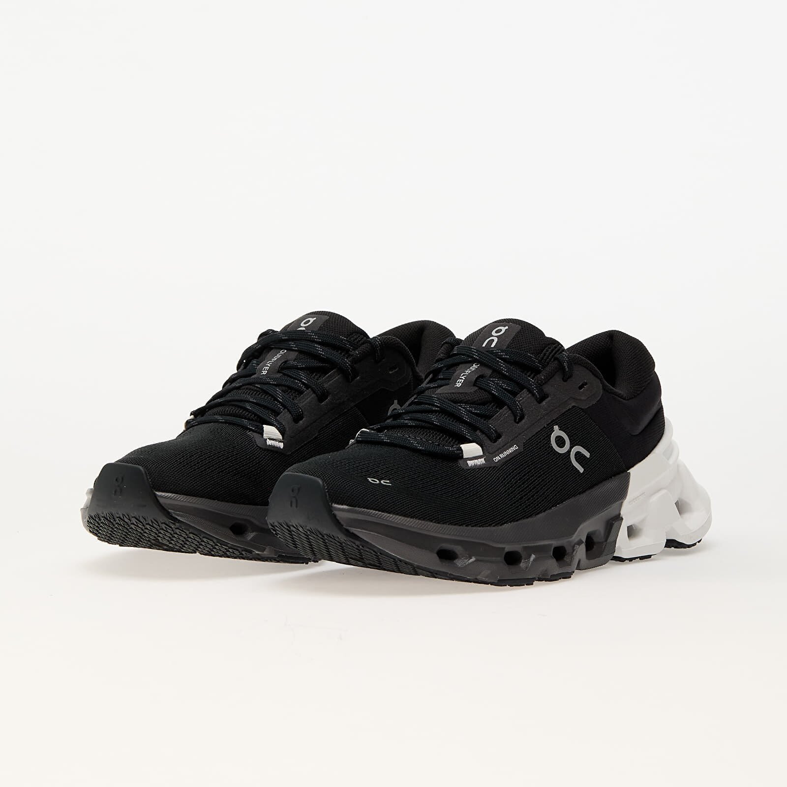 On Сникърси W Cloudflyer 5 Black/ White