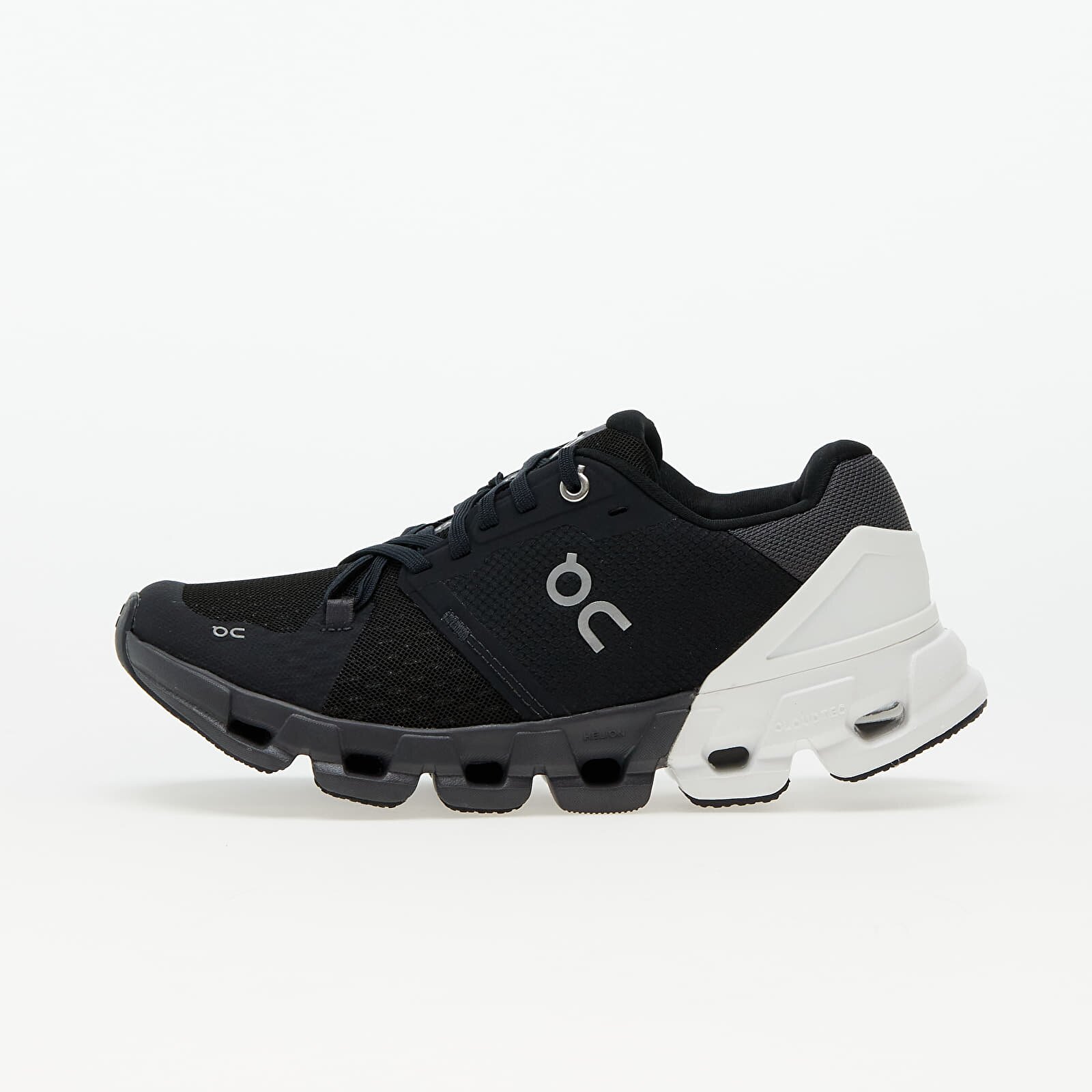 On Сникърси W Cloudflyer Black/ White