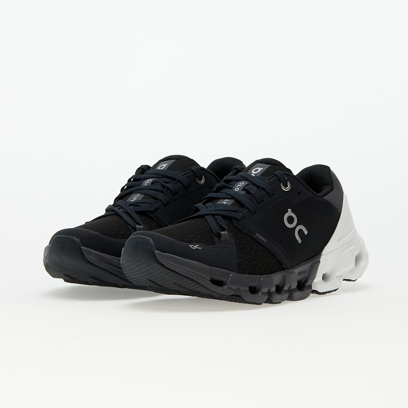 On Сникърси W Cloudflyer Black/ White
