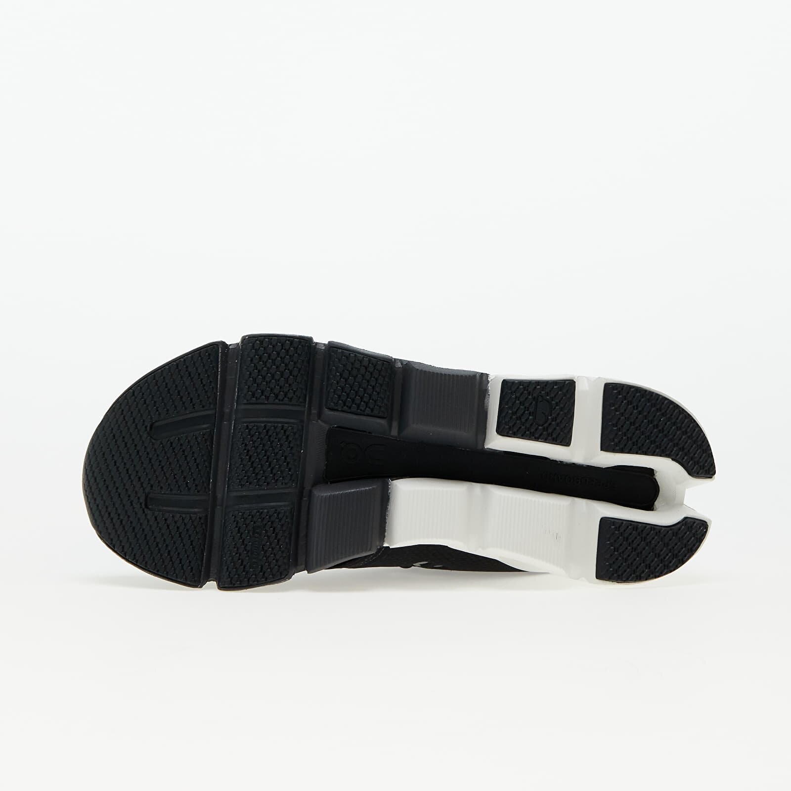 On Сникърси W Cloudflyer Wide Black/ White