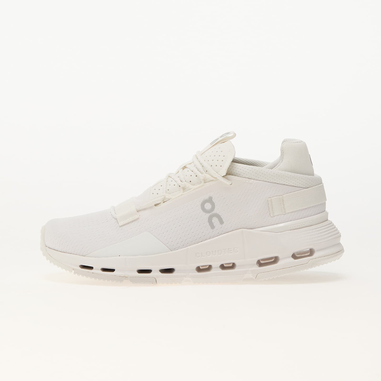 On Сникърси W Cloudnova 2 All White