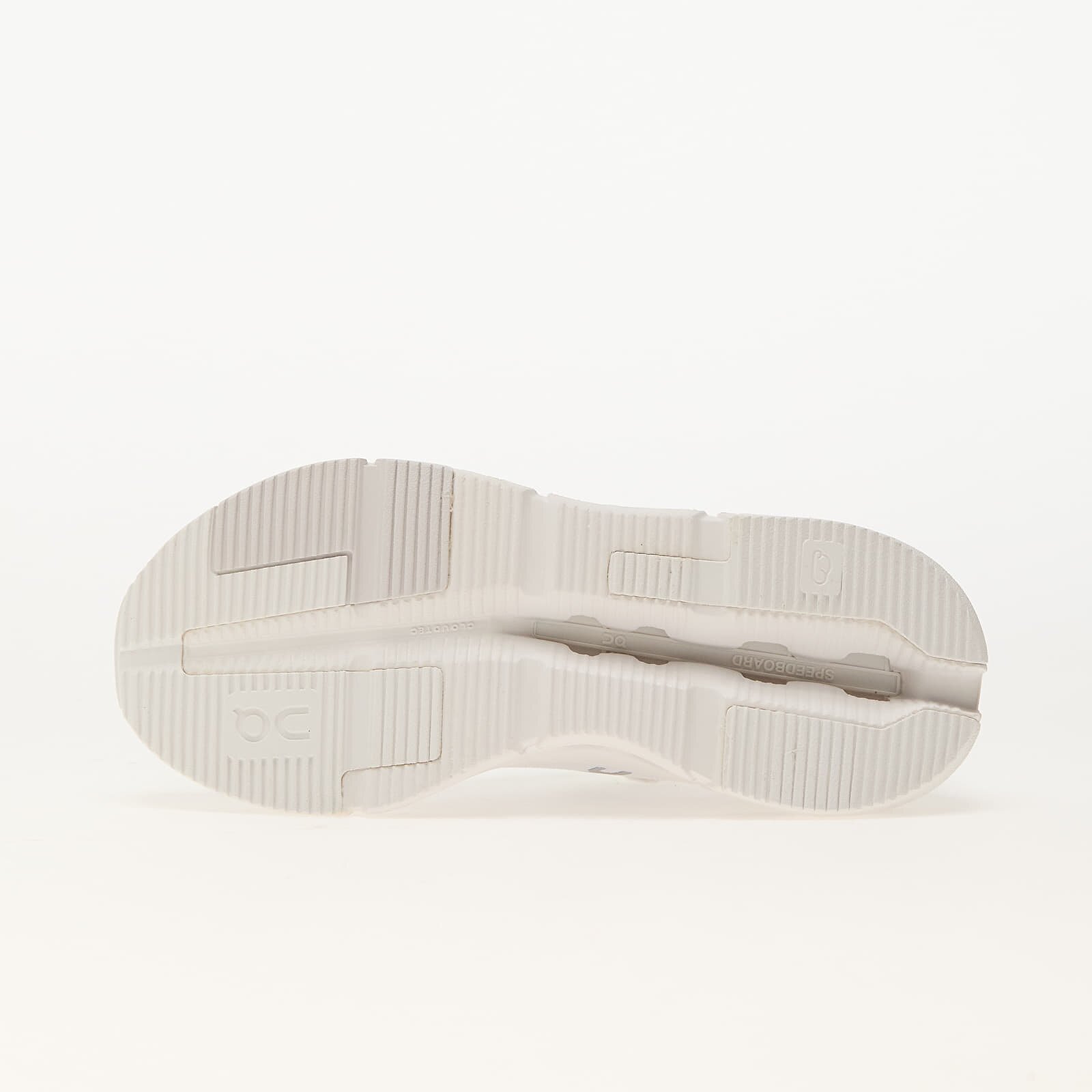 On Сникърси W Cloudnova 2 All White