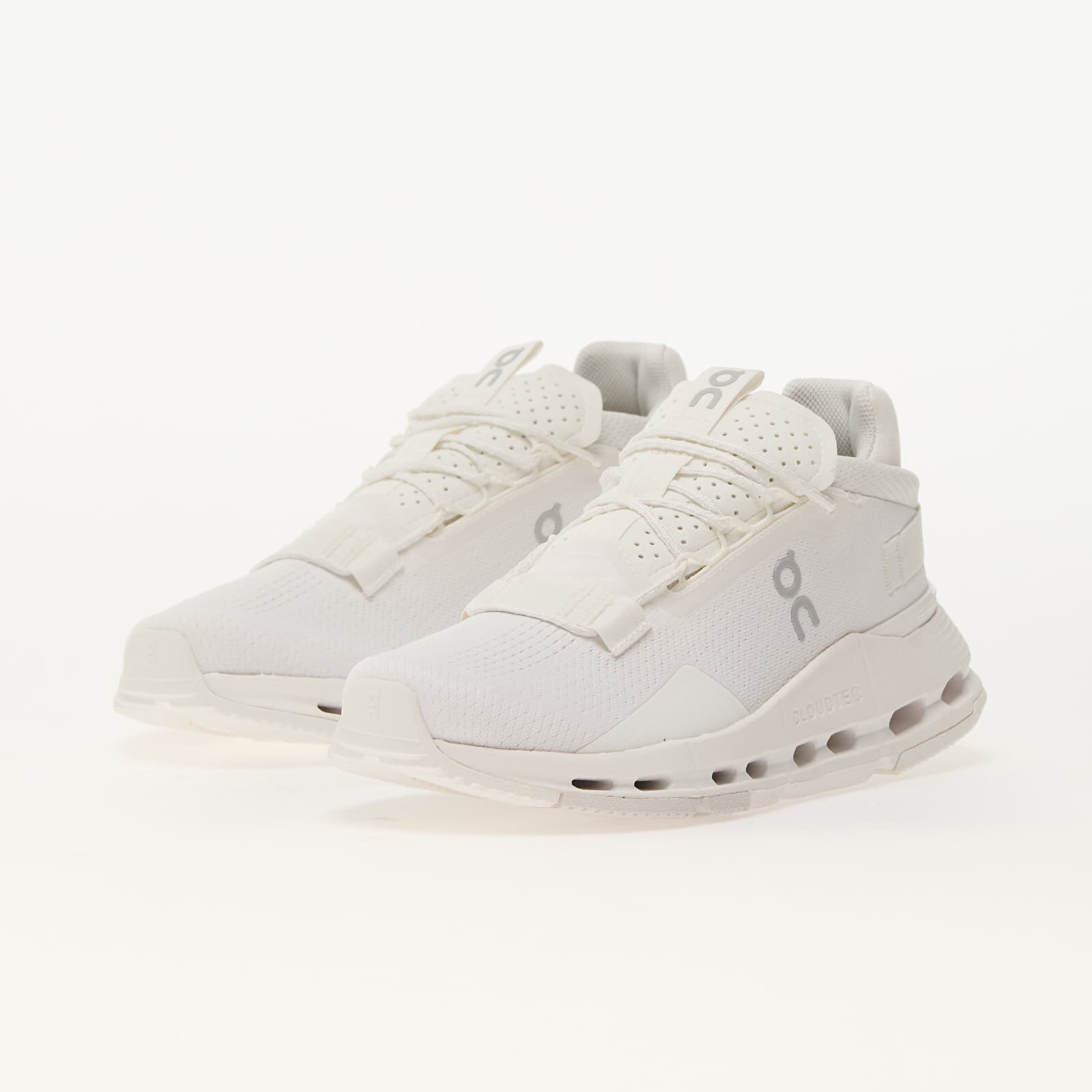On Сникърси W Cloudnova 2 All White