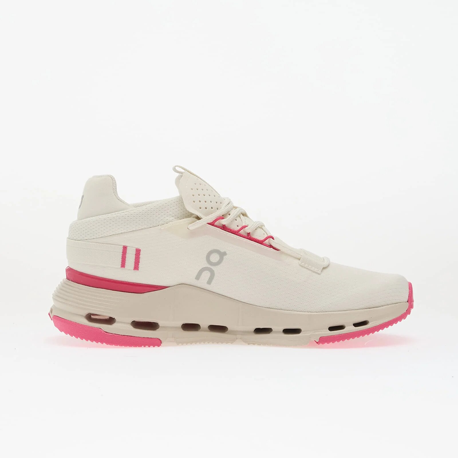 On Сникърси W Cloudnova 2 Ivory/ Pink