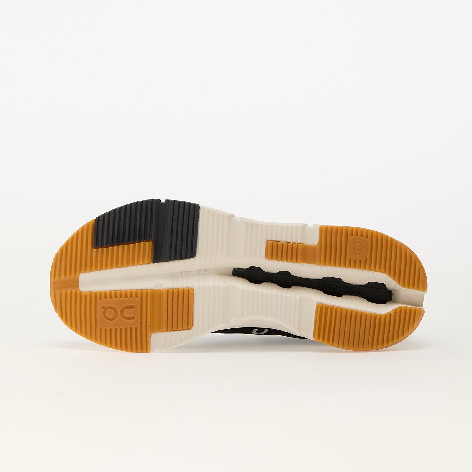 On Сникърси W Cloudnova Form 2 Black/ Ivory