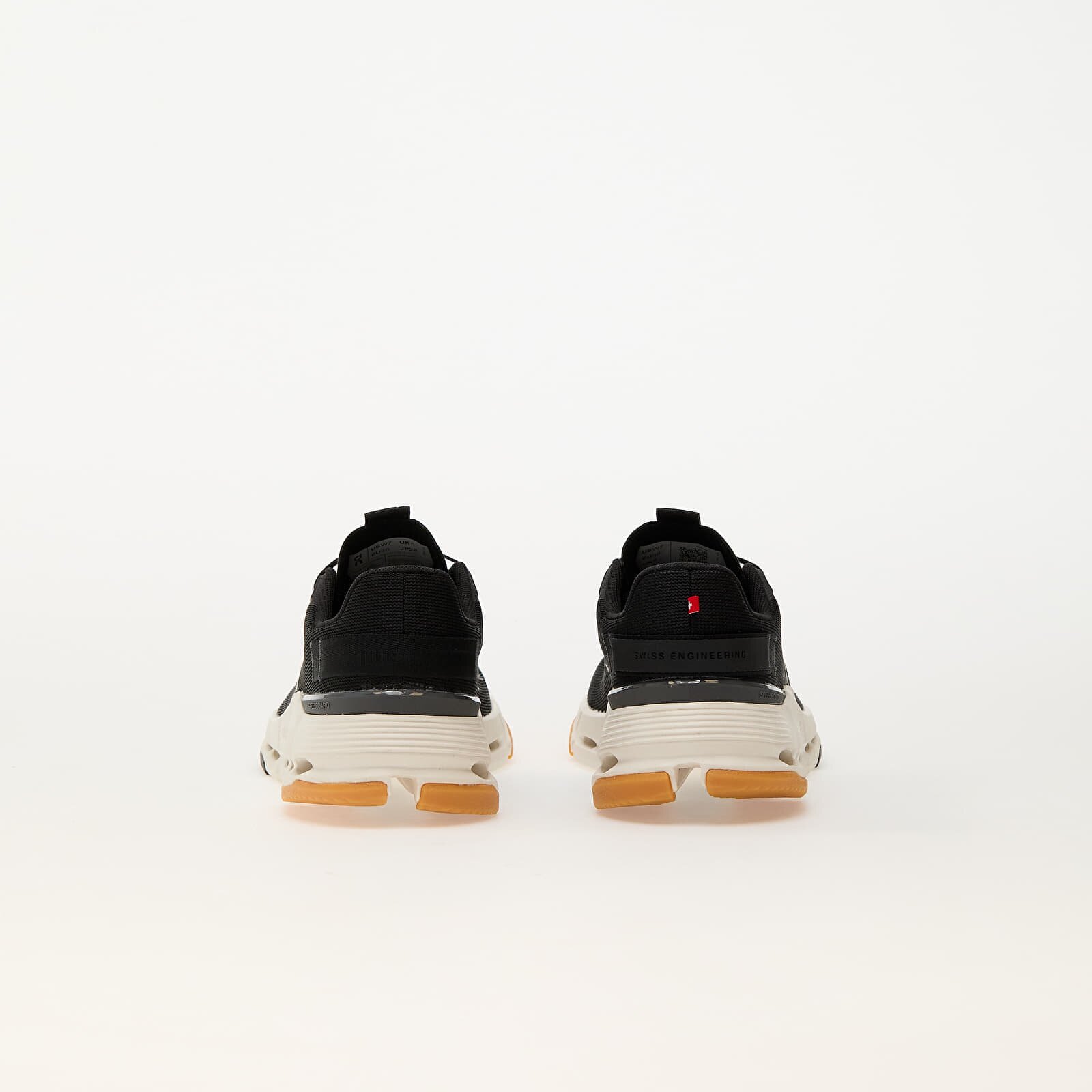 On Сникърси W Cloudnova Form 2 Black/ Ivory