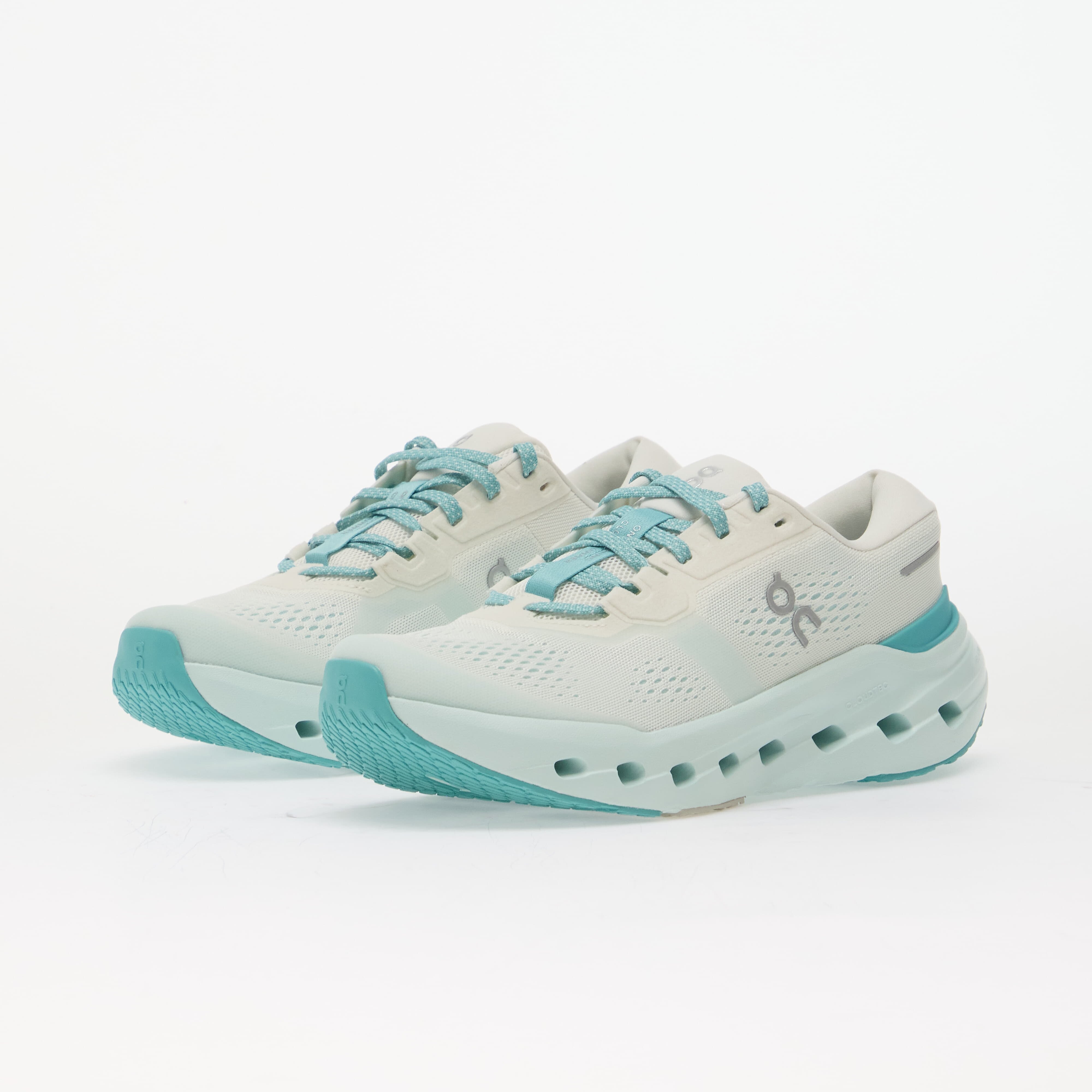 On Сникърси W Cloudrunner 3 Ivory/ Aquamarine