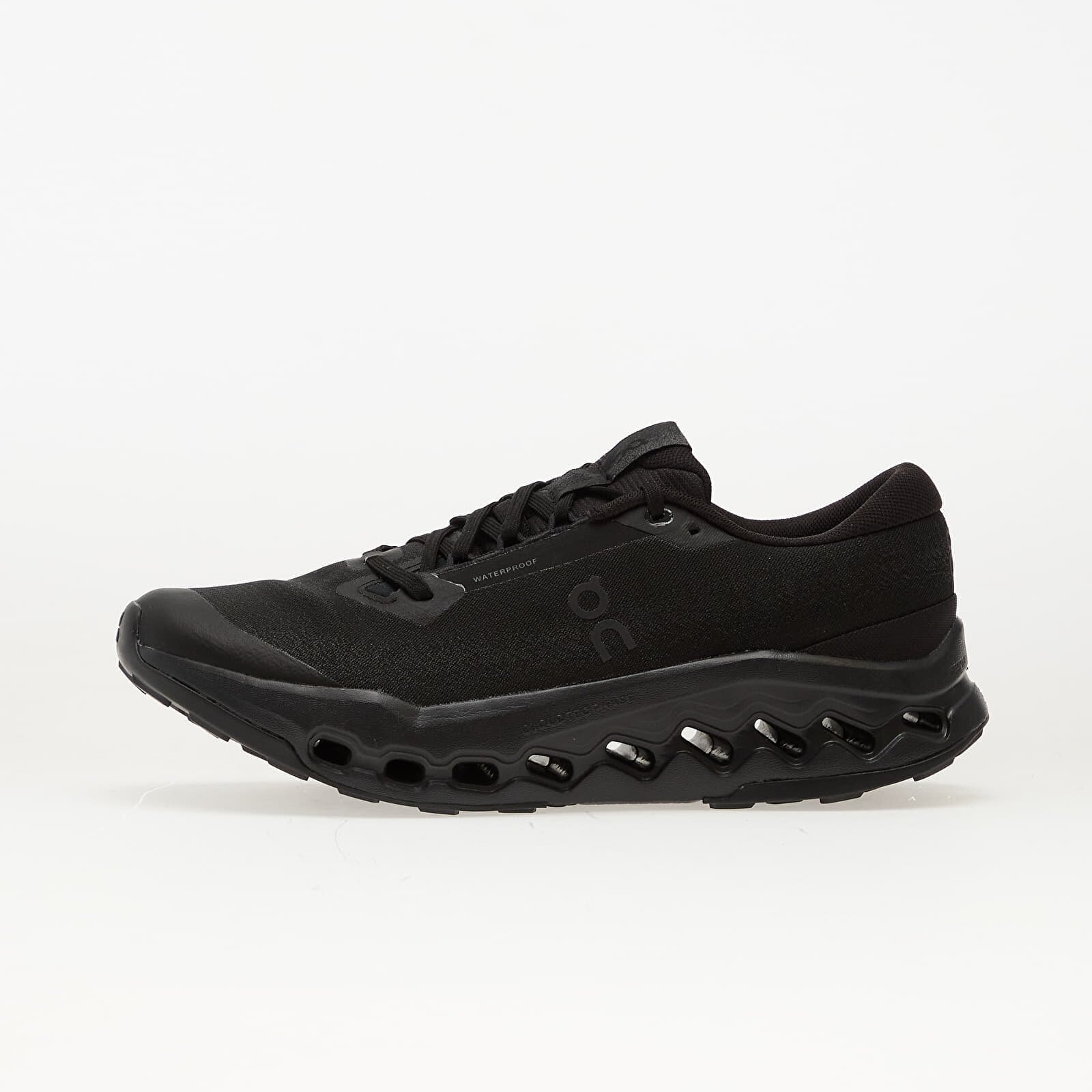 On Сникърси W Cloudsurfer Trail 2 Wp Black/ Black