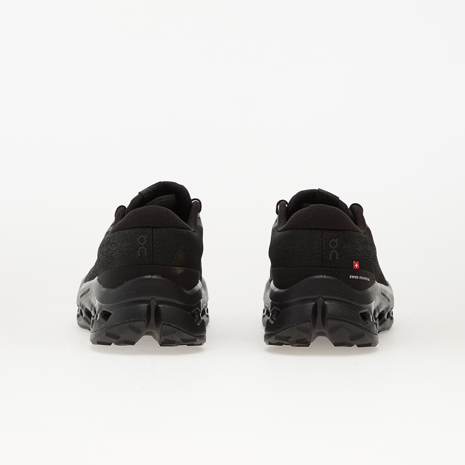 On Сникърси W Cloudsurfer Trail 2 Wp Black/ Black