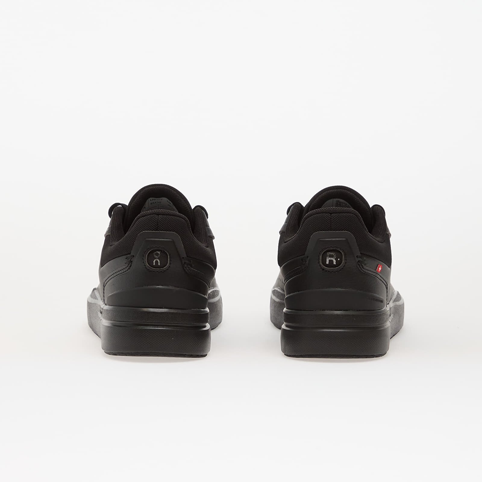 On Сникърси W The Roger Advantage Black/ Black