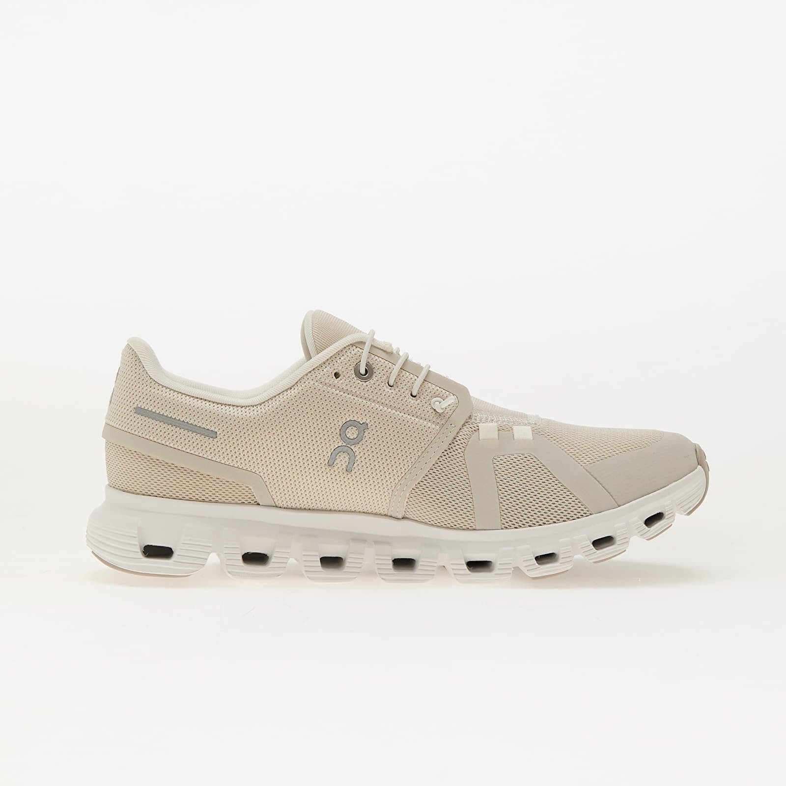 On W Cloud 6 Pearl/ White